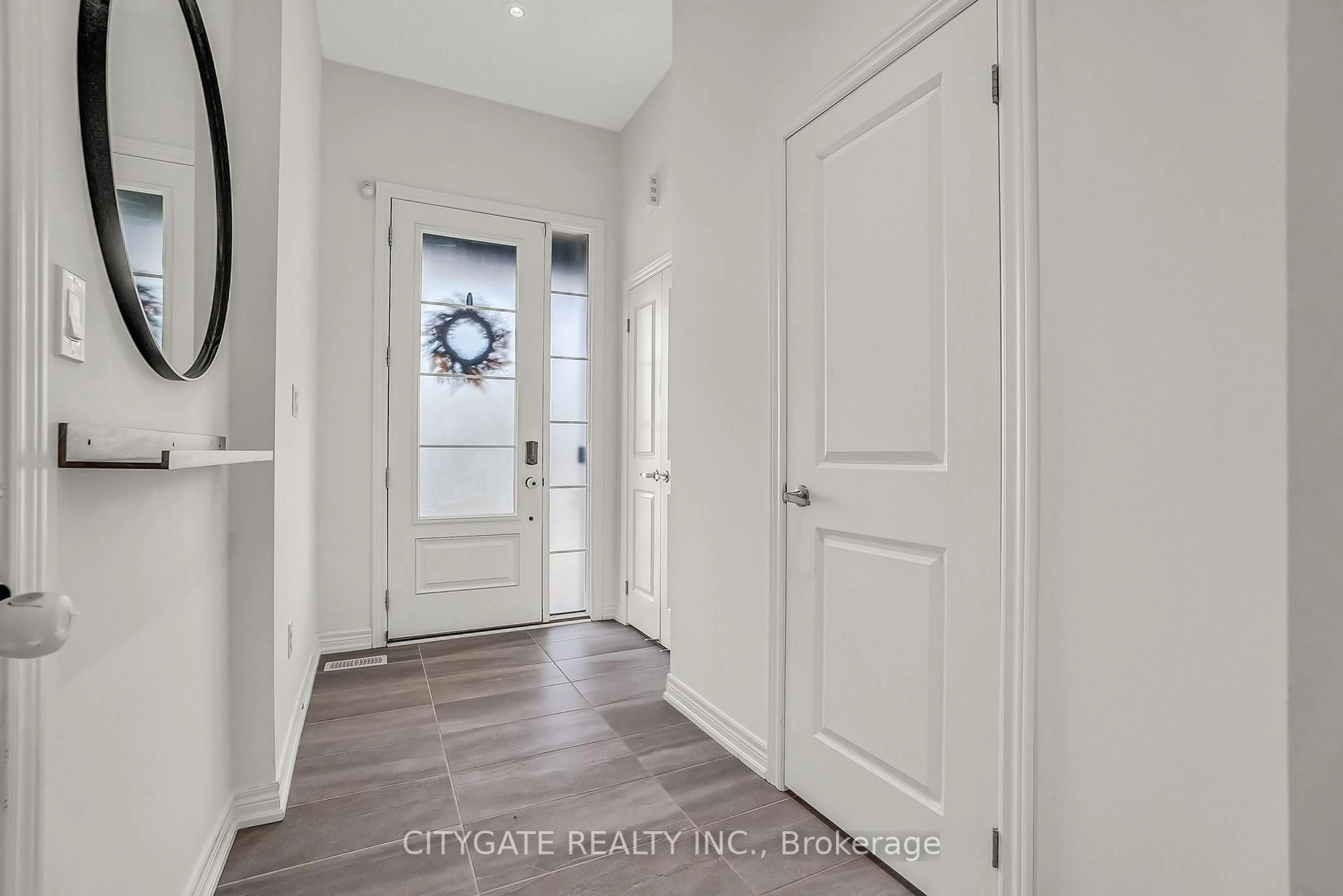 Indoor entryway for 1328 Hamman Way, Milton Ontario L9E 1L5