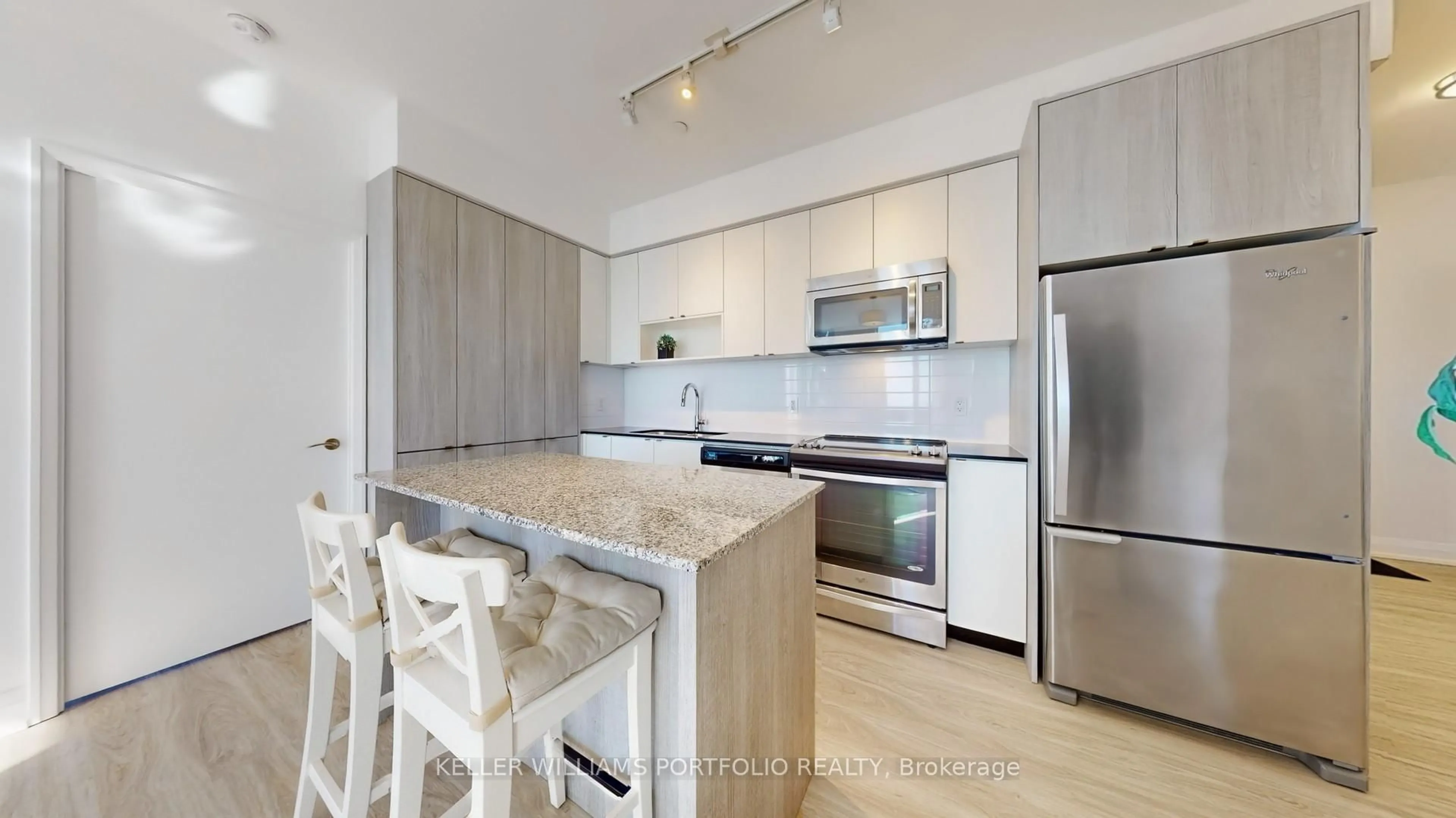 Standard kitchen, unknown for 9 Valhalla Inn Rd #2804, Toronto Ontario M9B 0B2