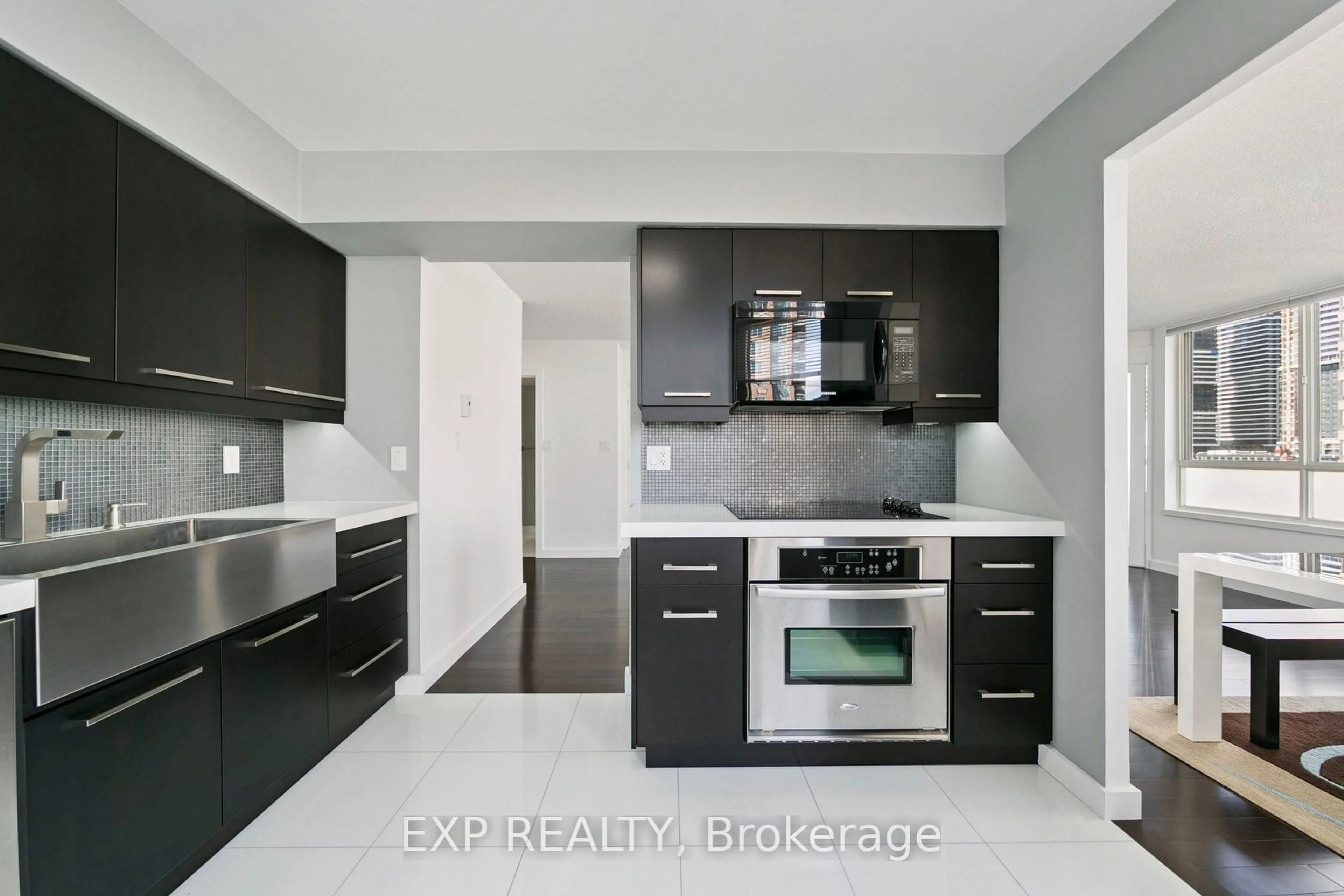 Standard kitchen, unknown for 3605 Kariya Dr #906, Mississauga Ontario L5B 3J4