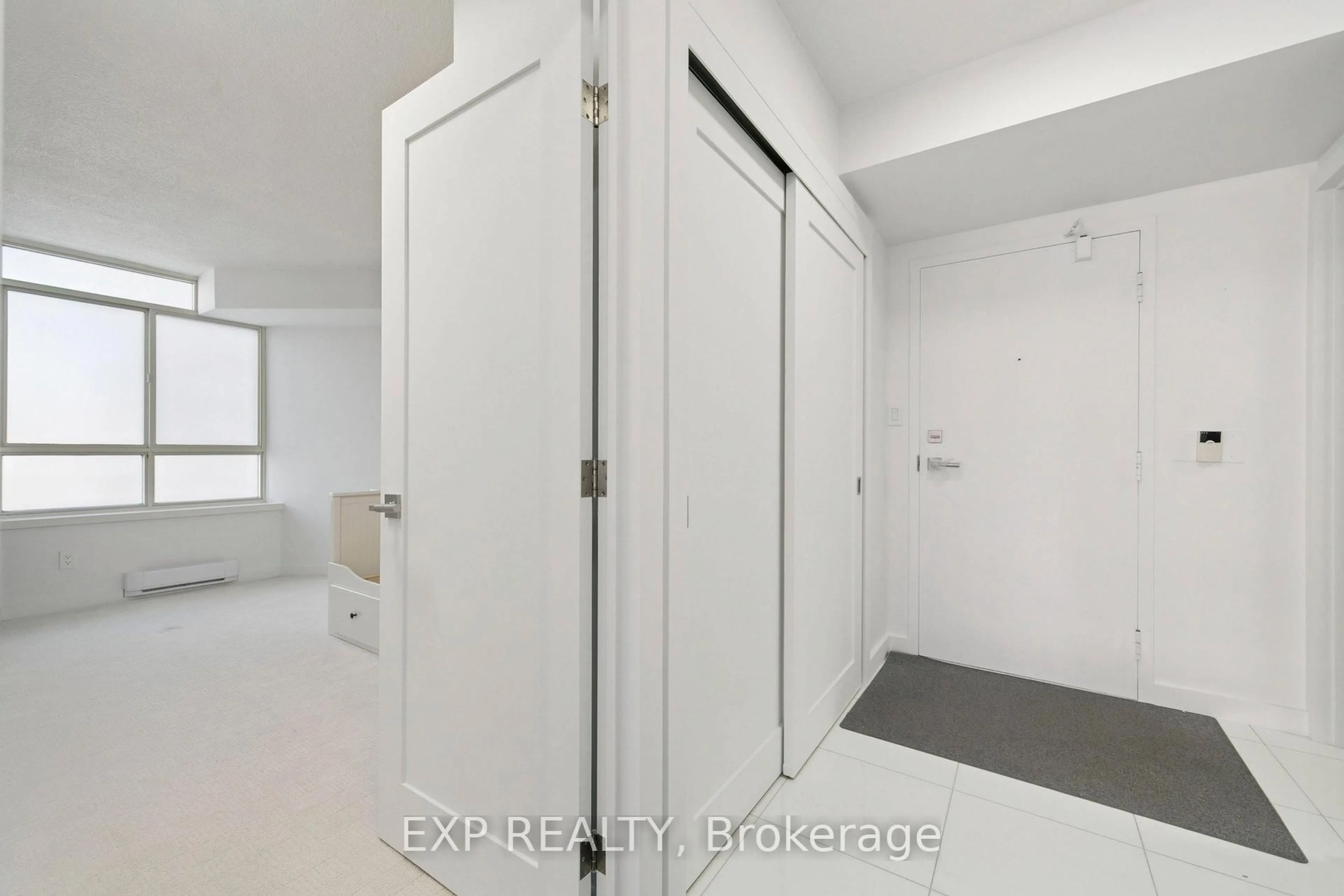 Unknown for 3605 Kariya Dr #906, Mississauga Ontario L5B 3J4