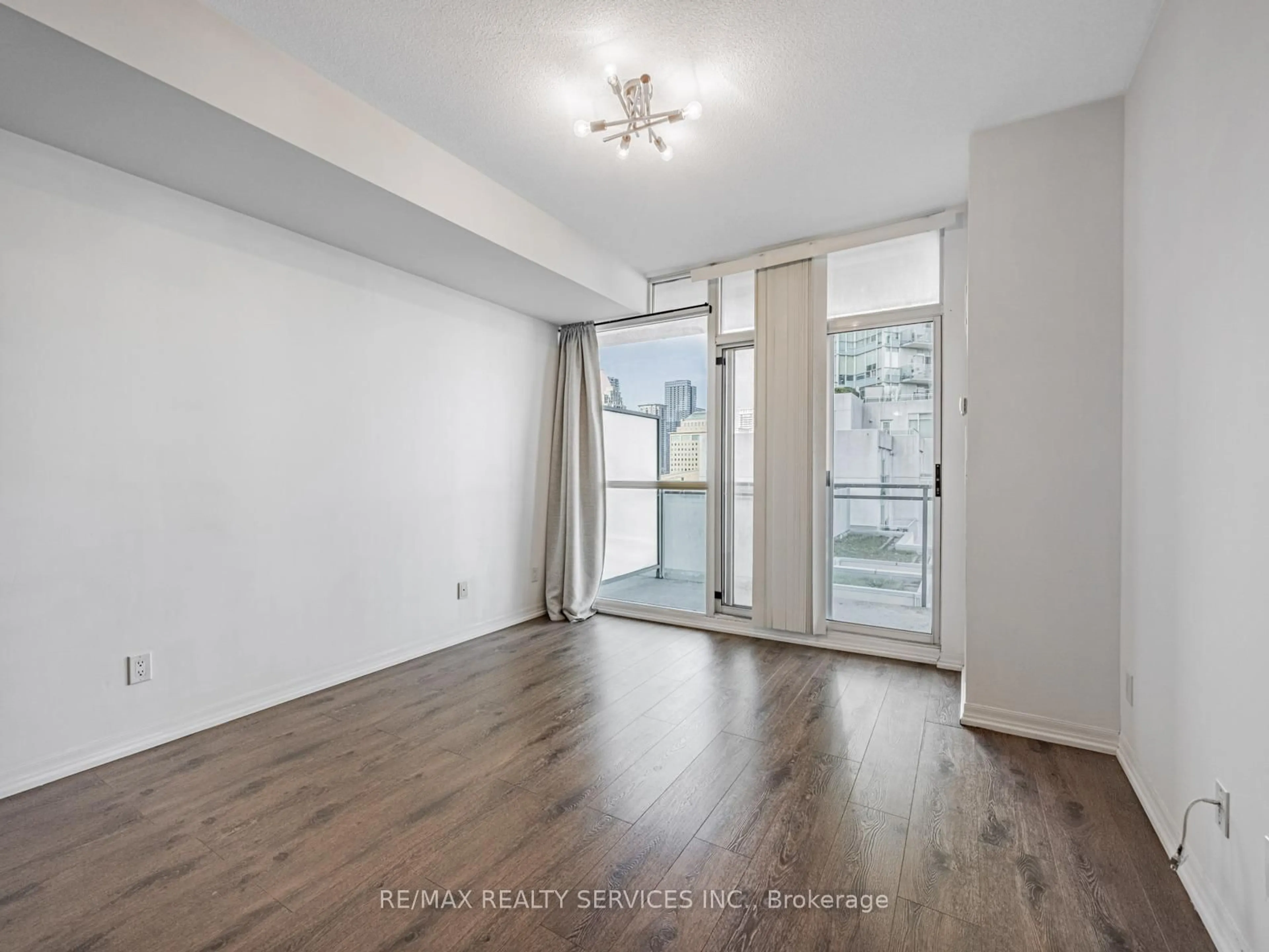 Unknown for 225 Webb Dr #1004, Mississauga Ontario L5B 4P2