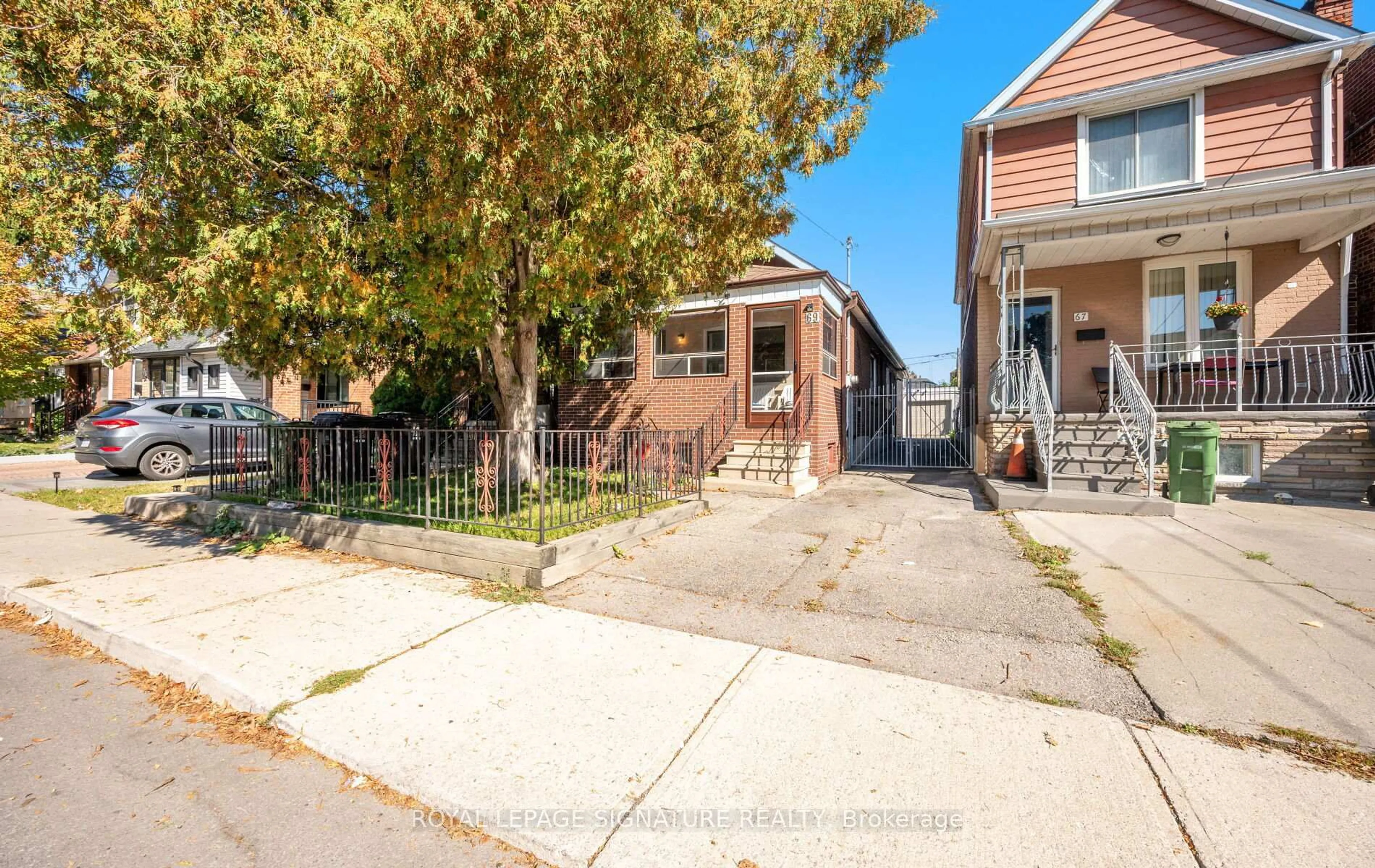 Unknown for 69 Chambers Ave, Toronto Ontario M6N 3M1