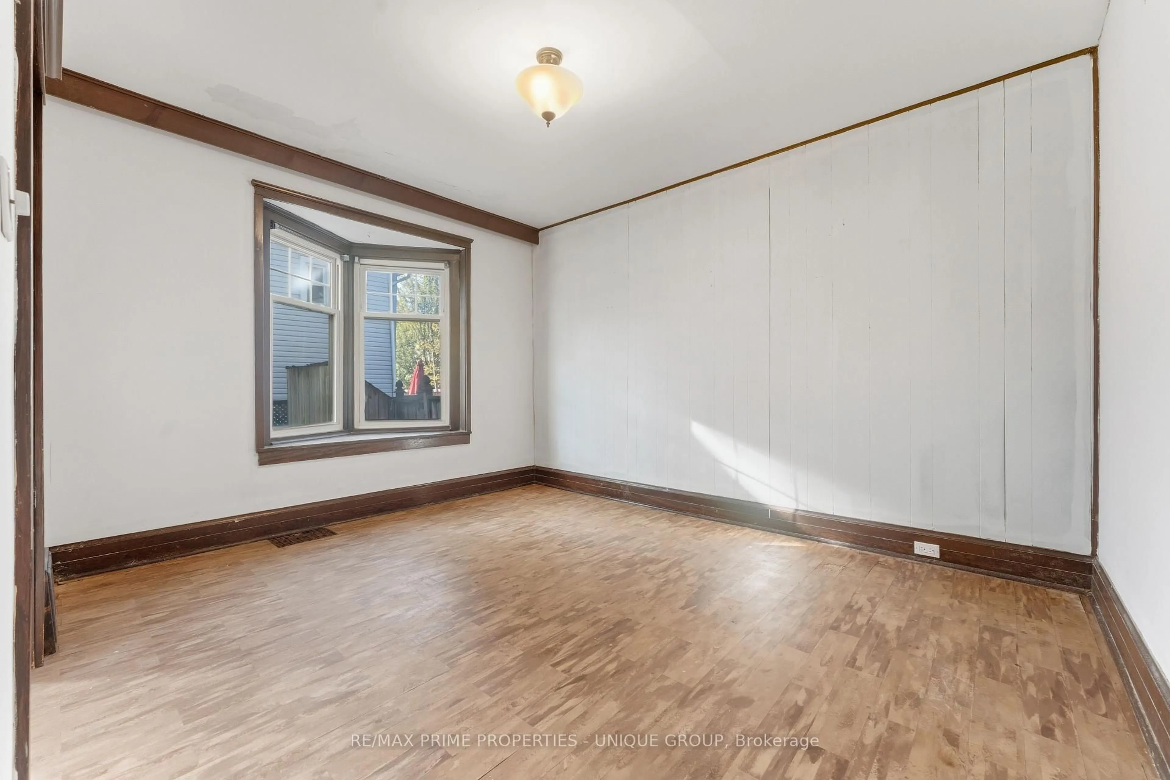 A pic of a room for 52 Long Branch Ave, Toronto Ontario M8W 3J2
