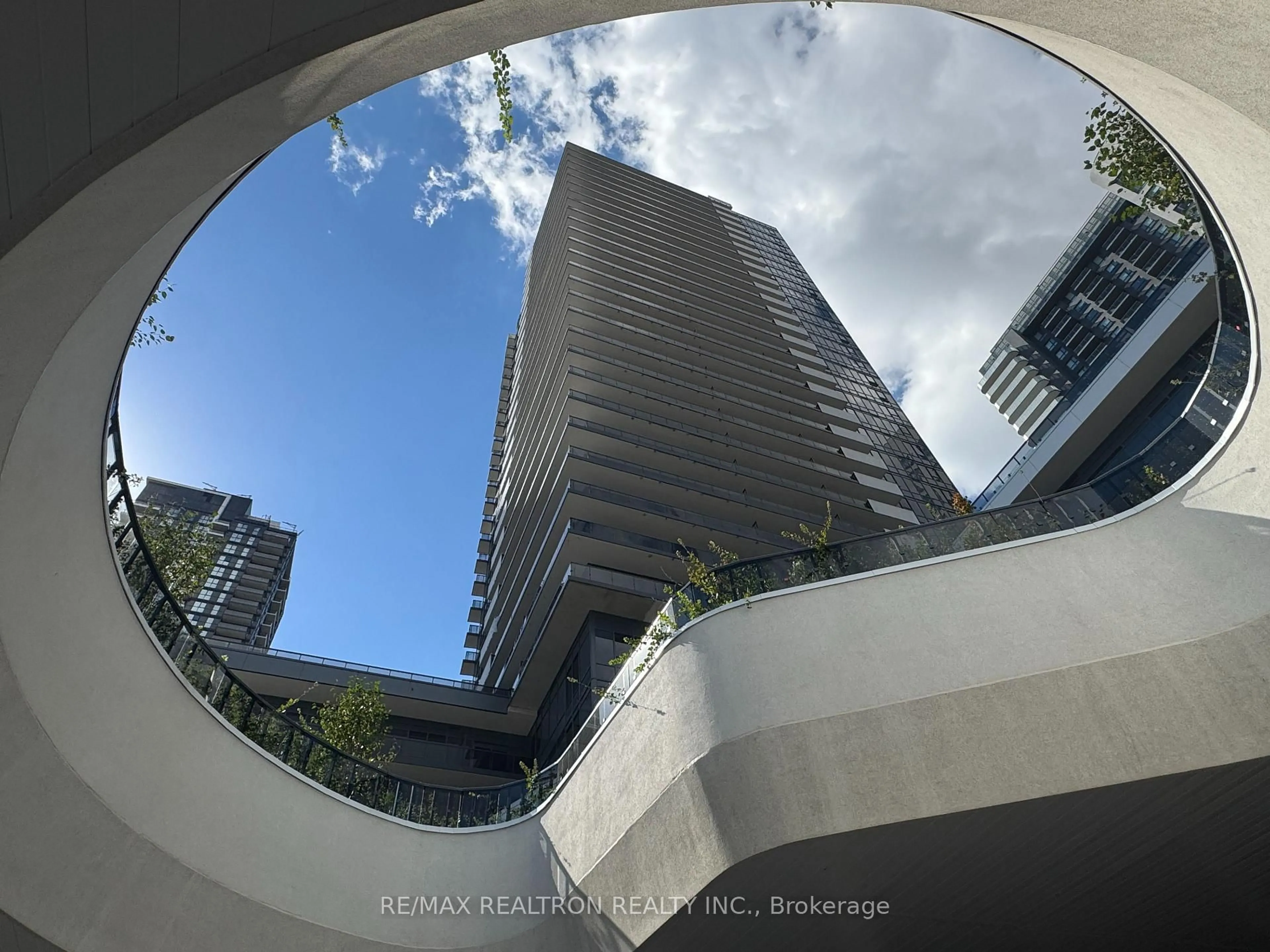 Unknown for 5105 Hurontario St #339, Mississauga Ontario L4Z 0C9
