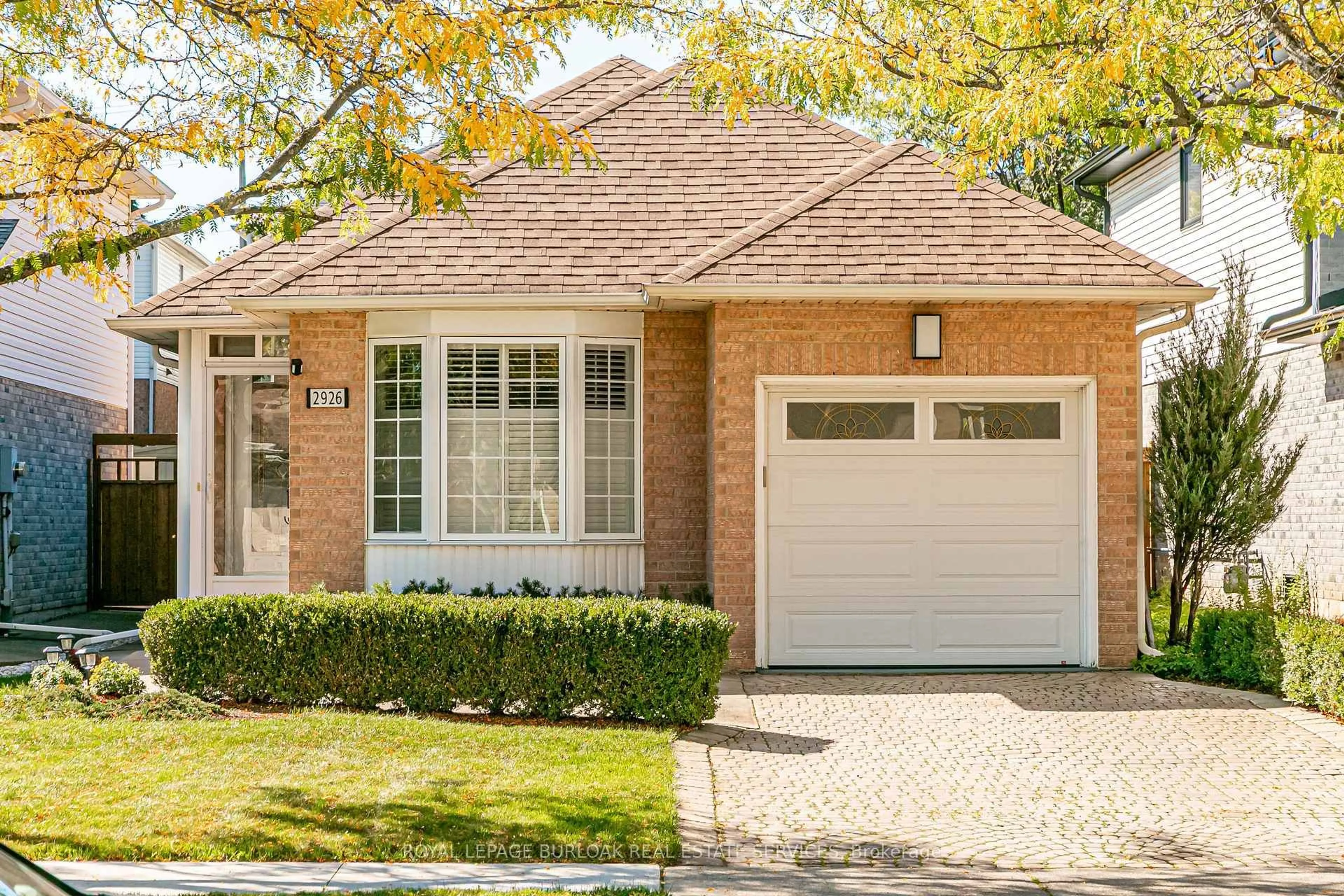 Home with brick exterior material, street for 2926 Addison St, Burlington Ontario L7M 4K4
