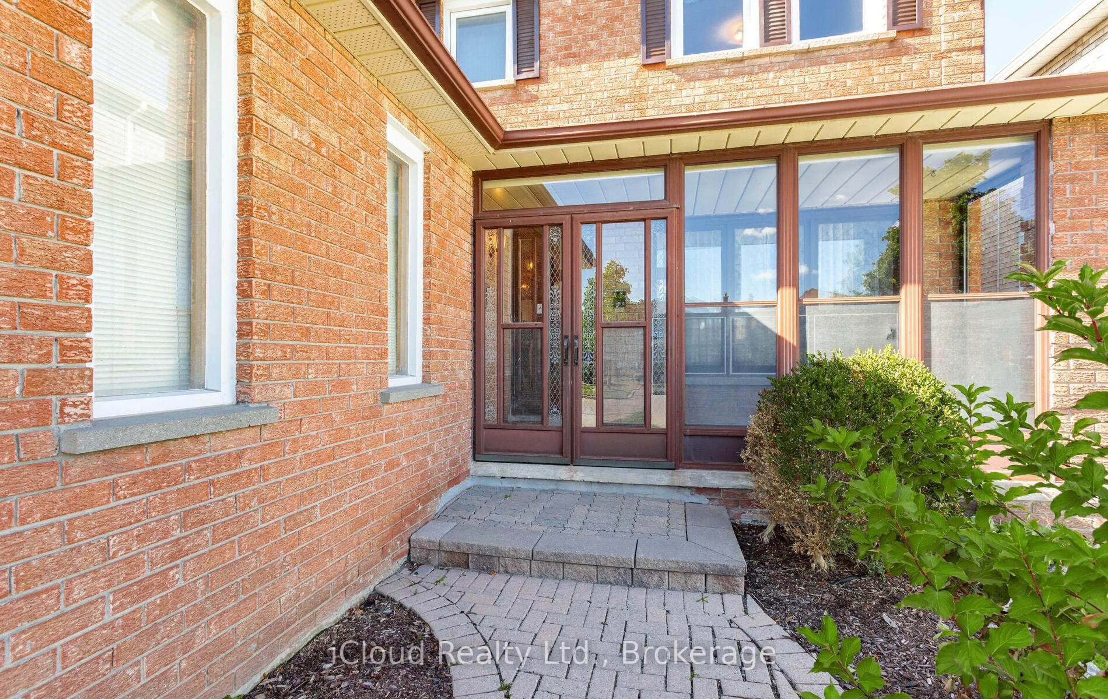 Unknown for 73 Blackmere Circ, Brampton Ontario L6W 4B6