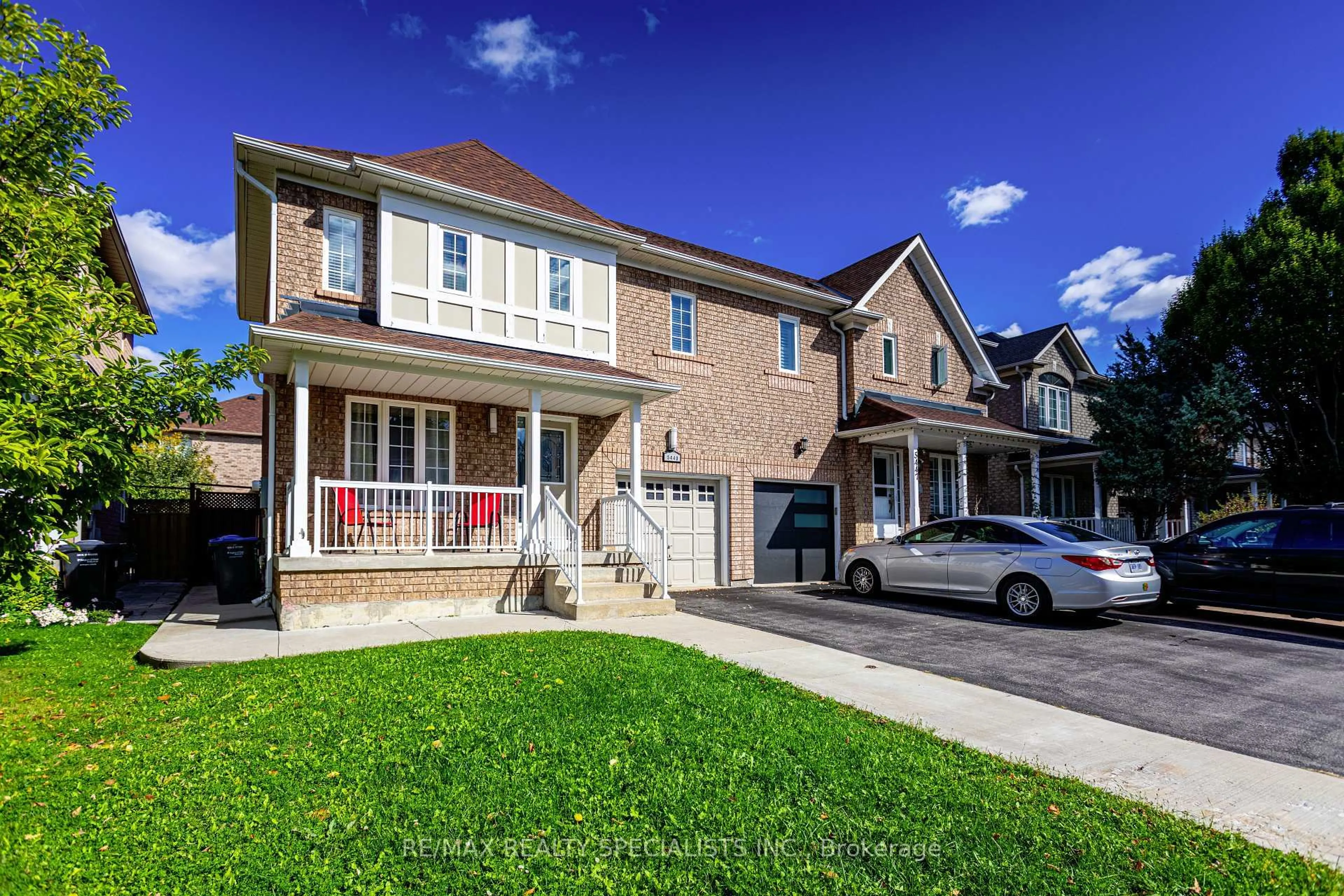 Home with brick exterior material, street for 5449 Rochelle Way, Mississauga Ontario L5M 6N4