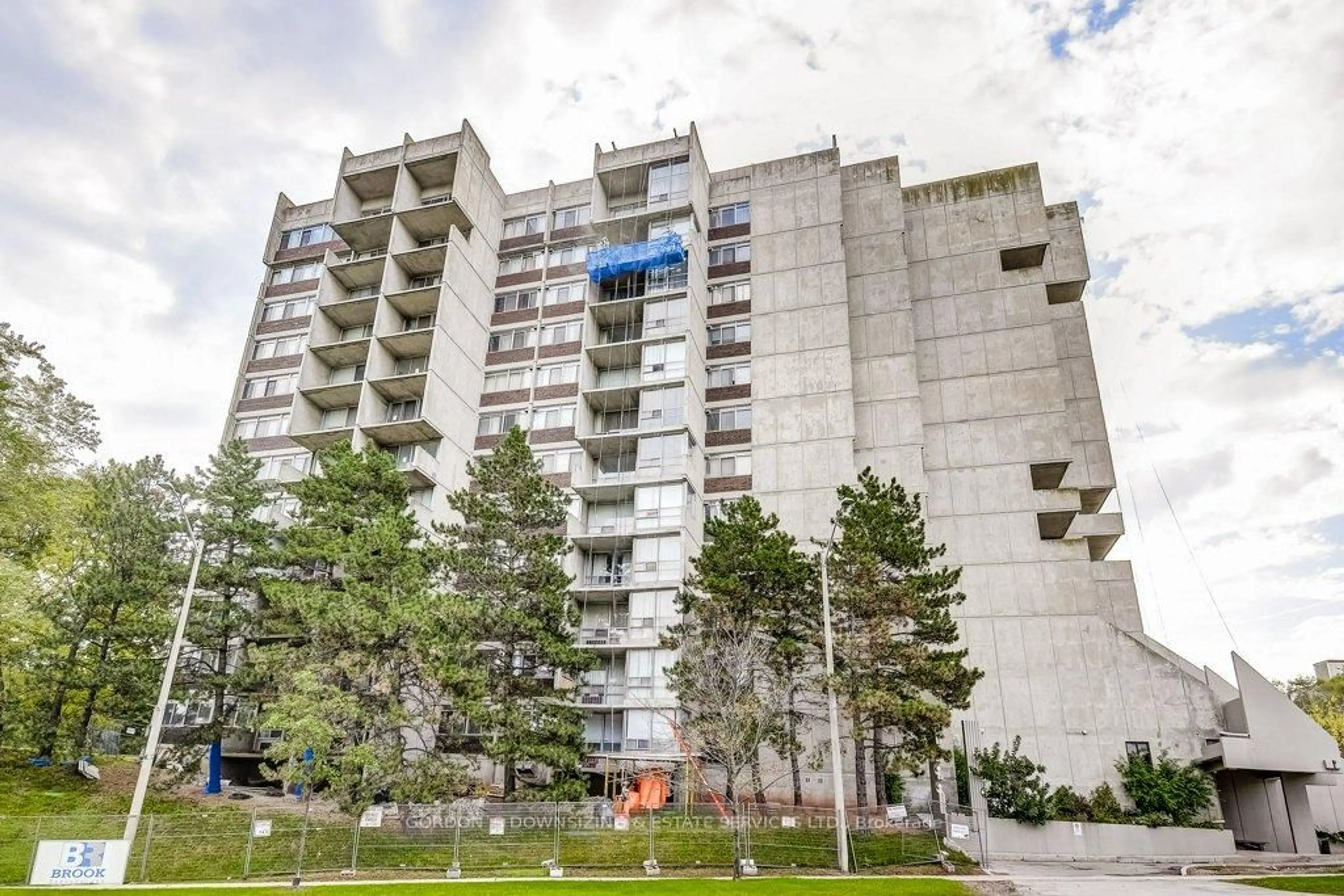 Unknown for 20 Speers Rd #401, Oakville Ontario L6K 3R5