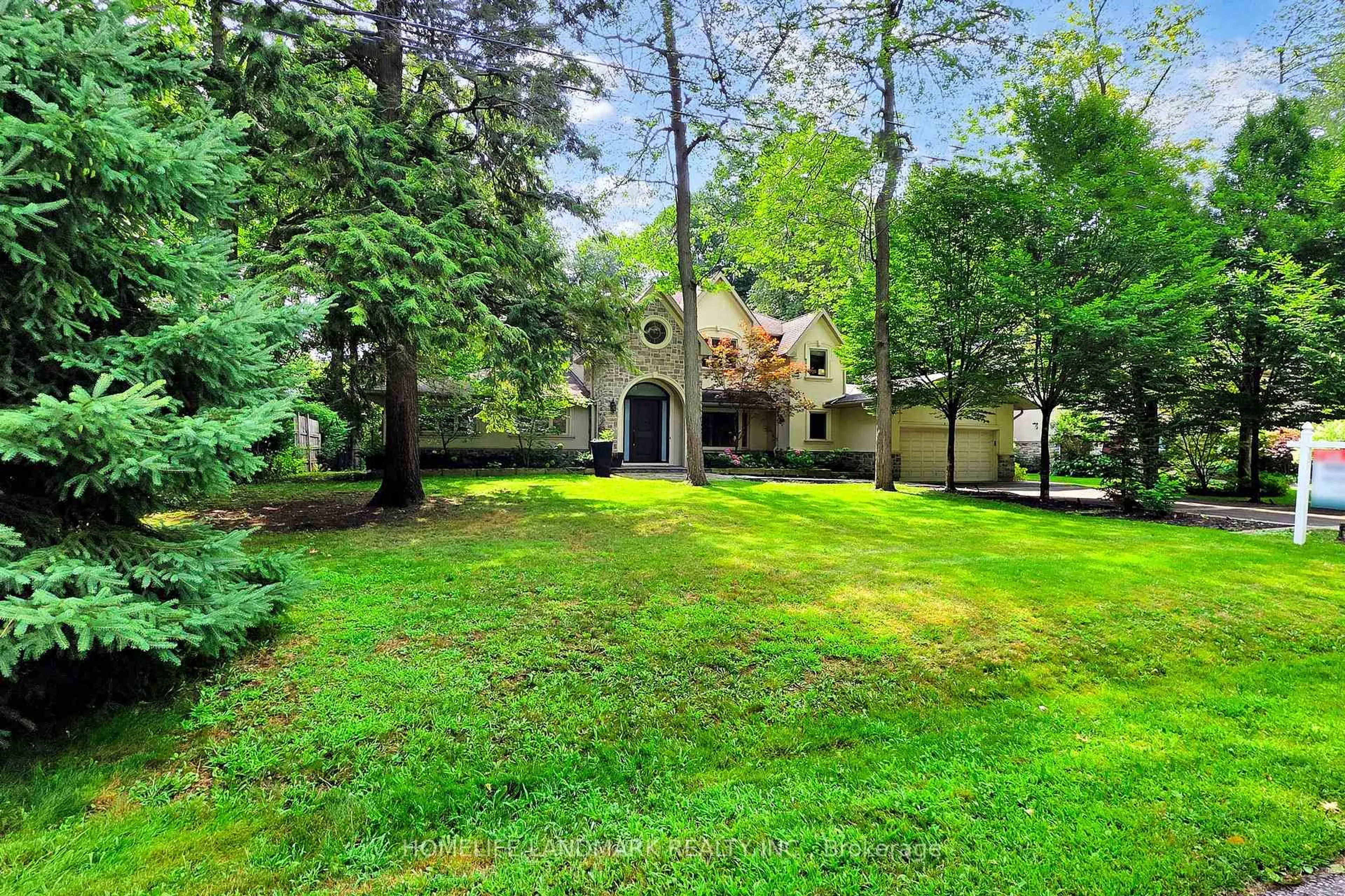 A pic from outside/outdoor area/front of a property/back of a property/a pic from drone, water/lake/river/ocean view for 1558 Spring Rd, Mississauga Ontario L5J 1N3