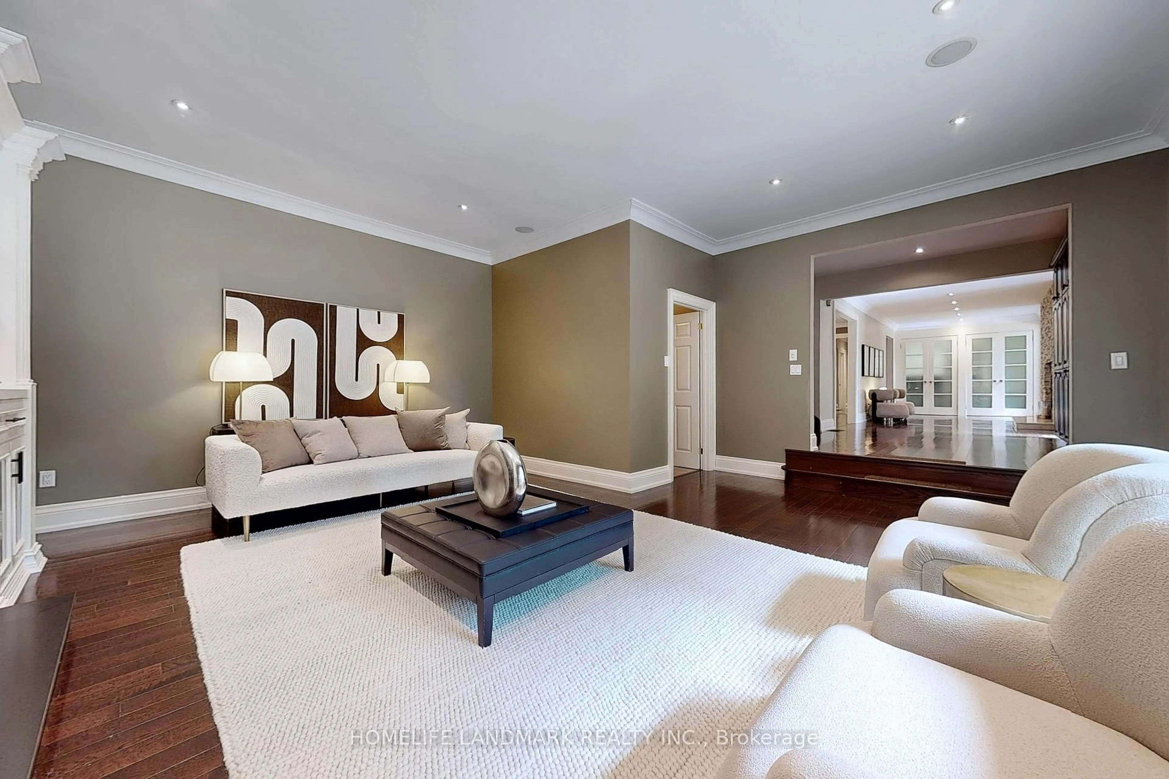 Living room with furniture, unknown for 1558 Spring Rd, Mississauga Ontario L5J 1N3