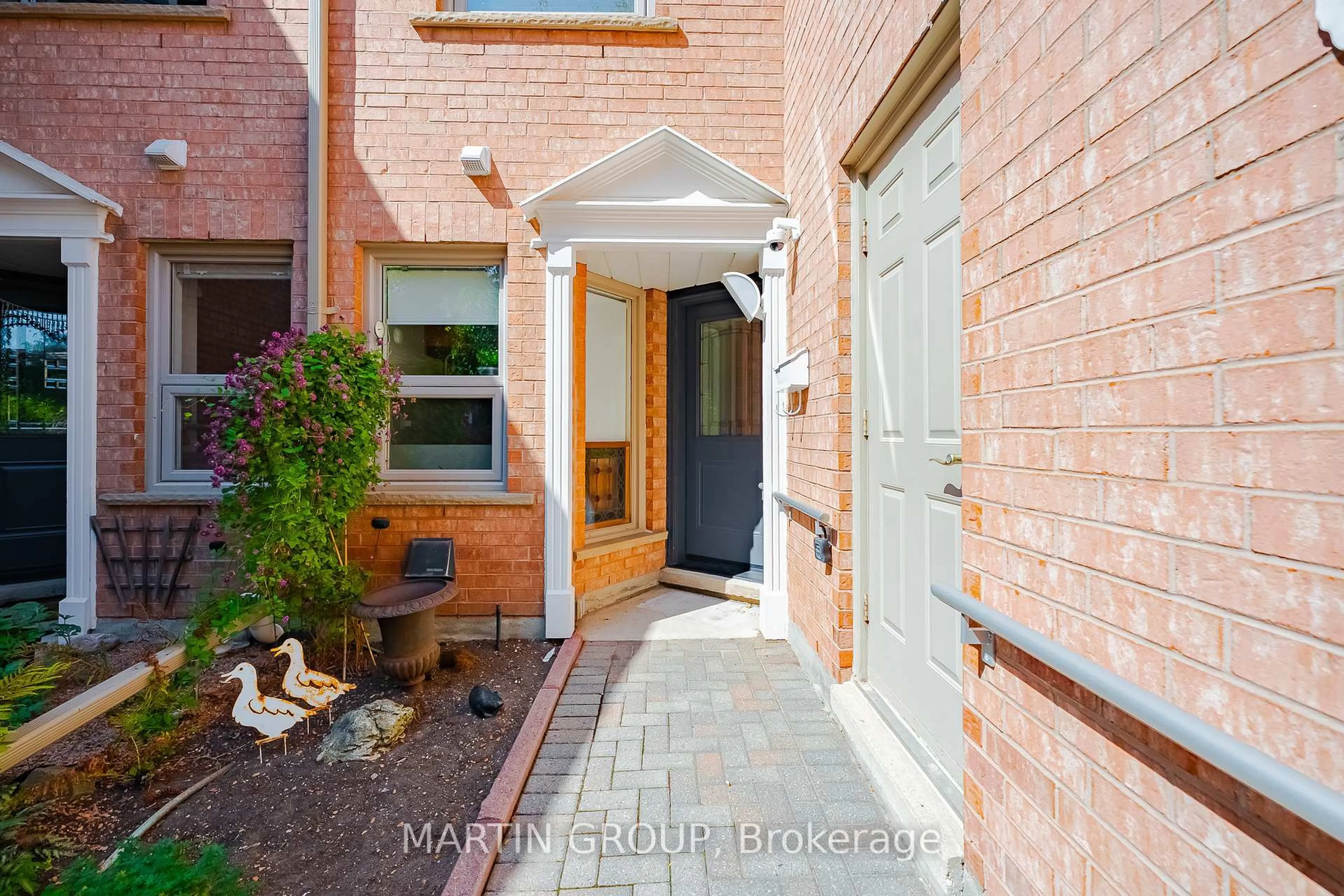 Home with brick exterior material, street for 2065 Sixth Line #9, Oakville Ontario L6H 5R8
