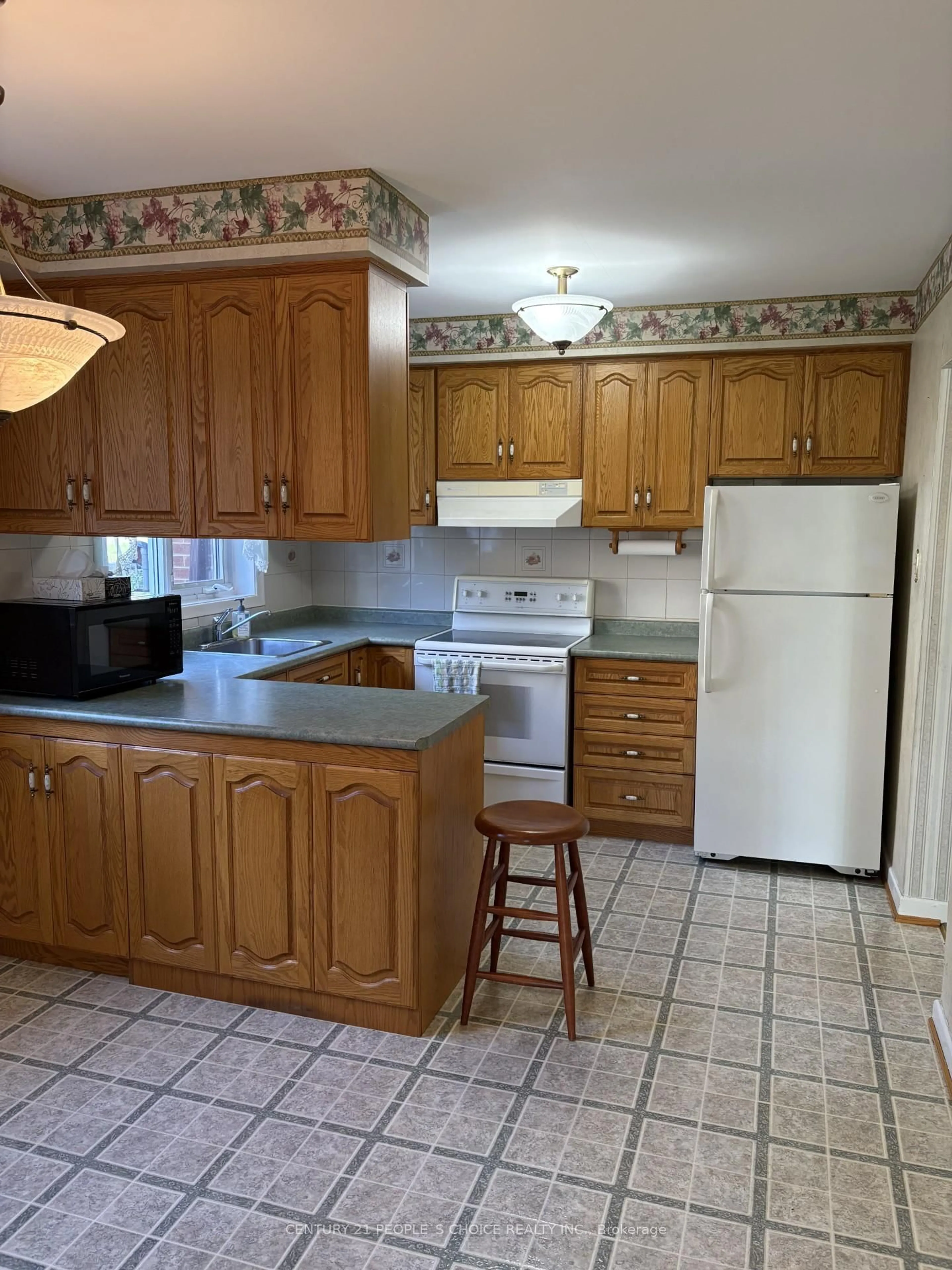 Standard kitchen, unknown for 165 Verobeach Blvd, Toronto Ontario M9M 1R2