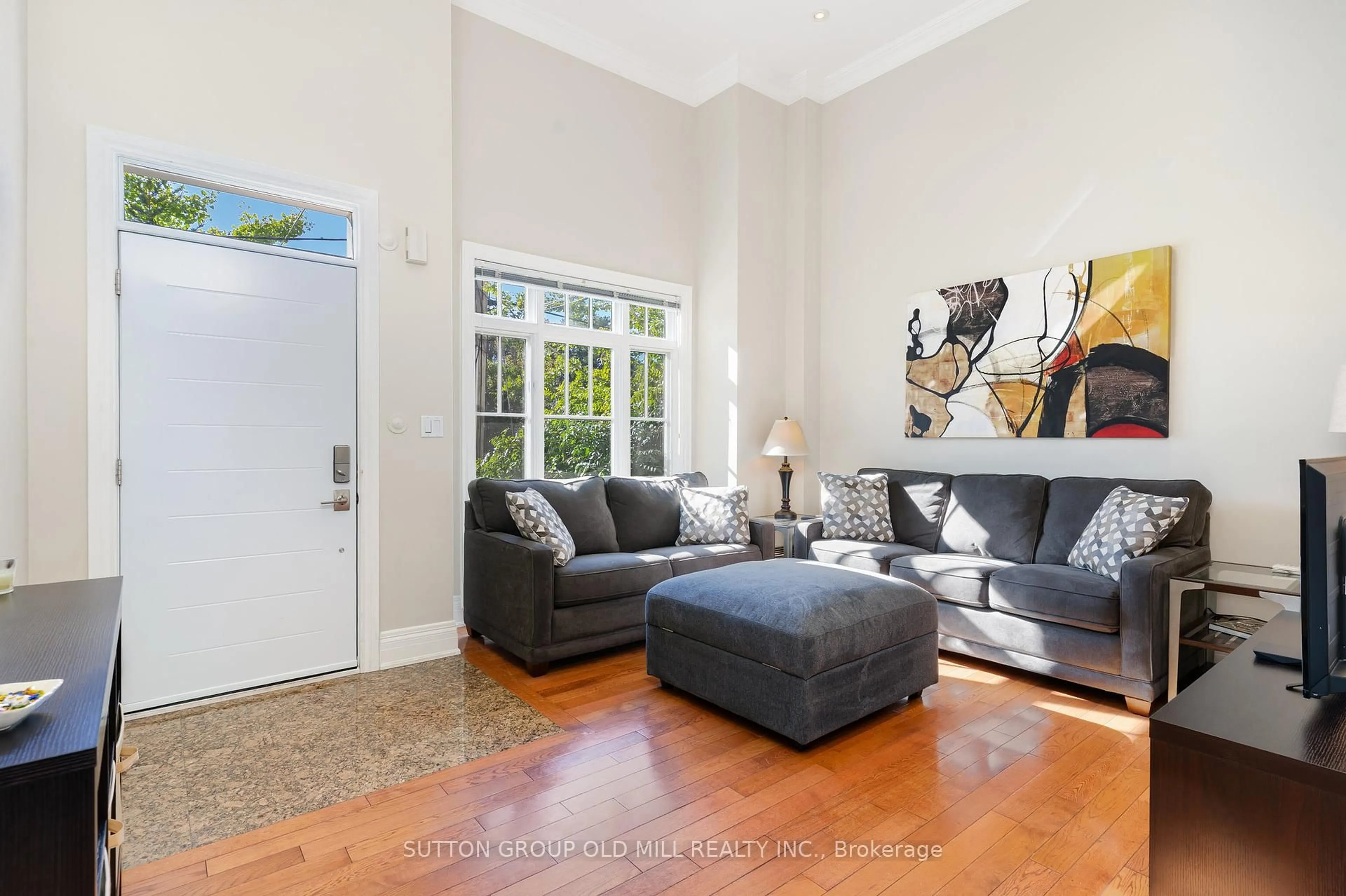 Living room with furniture, unknown for 4 Hunter Ave, Toronto Ontario M6E 2C8