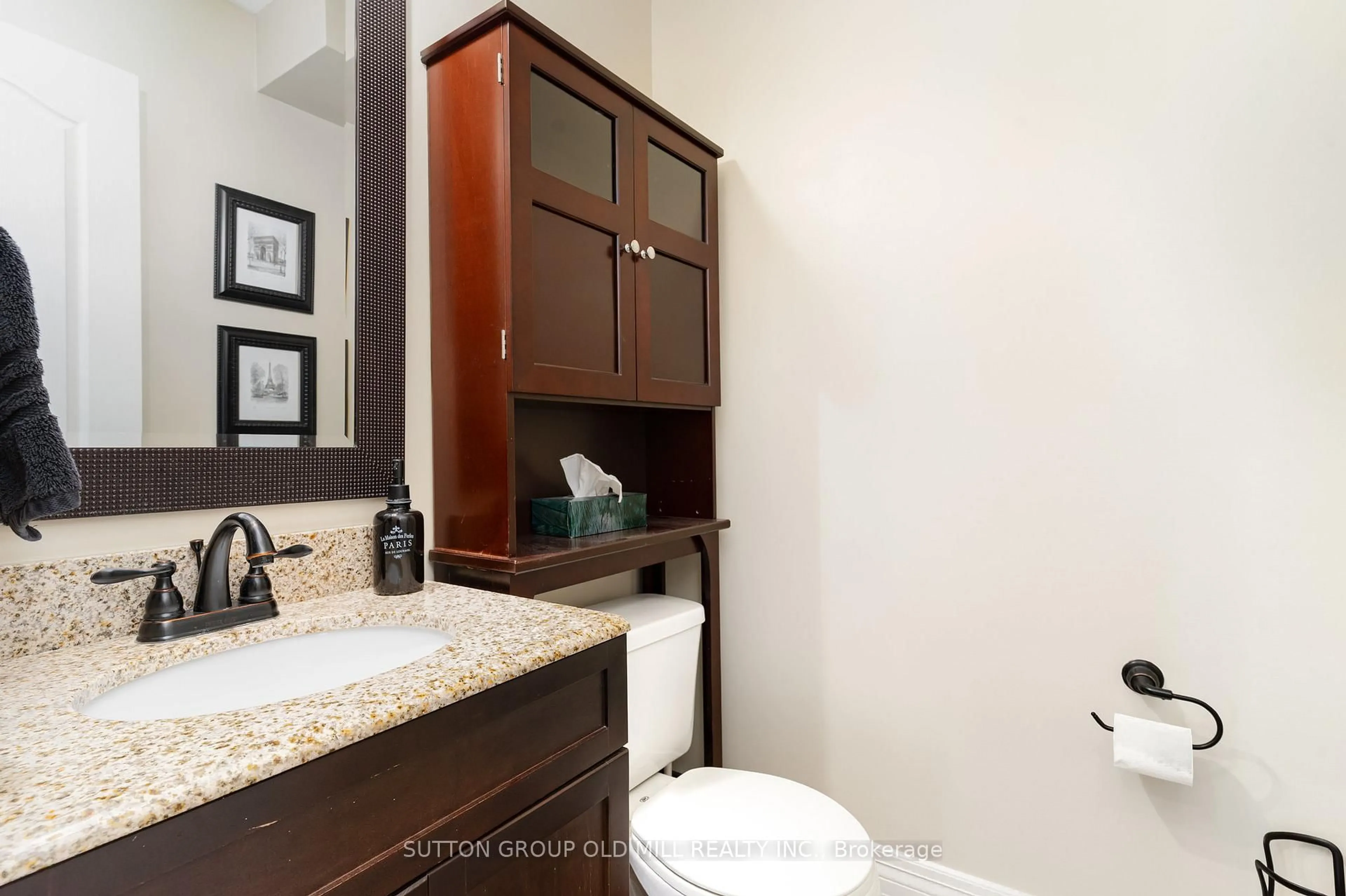Standard bathroom, ceramic/tile floor for 4 Hunter Ave, Toronto Ontario M6E 2C8