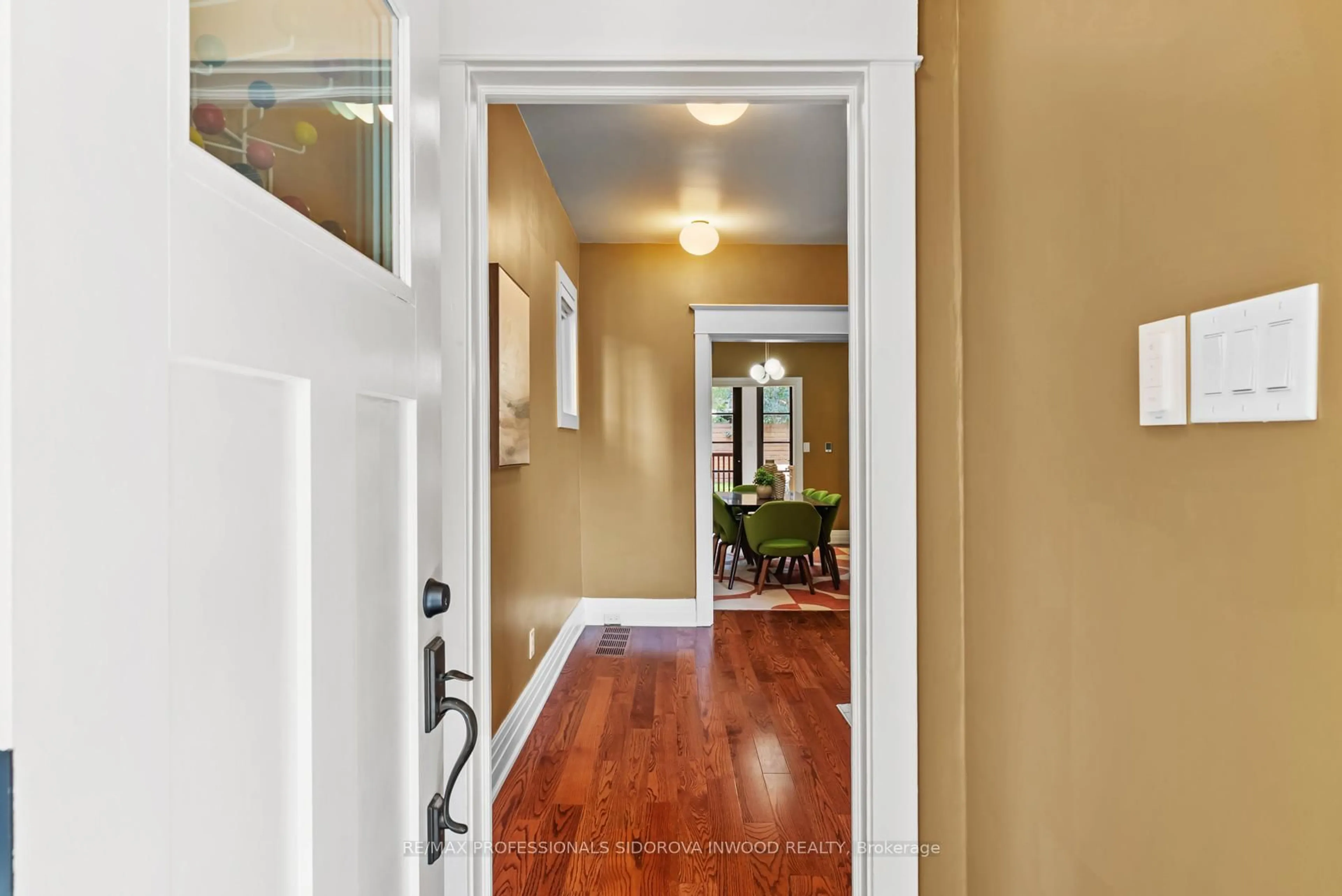 Indoor entryway for 42 Indian Rd, Toronto Ontario M6R 2T9