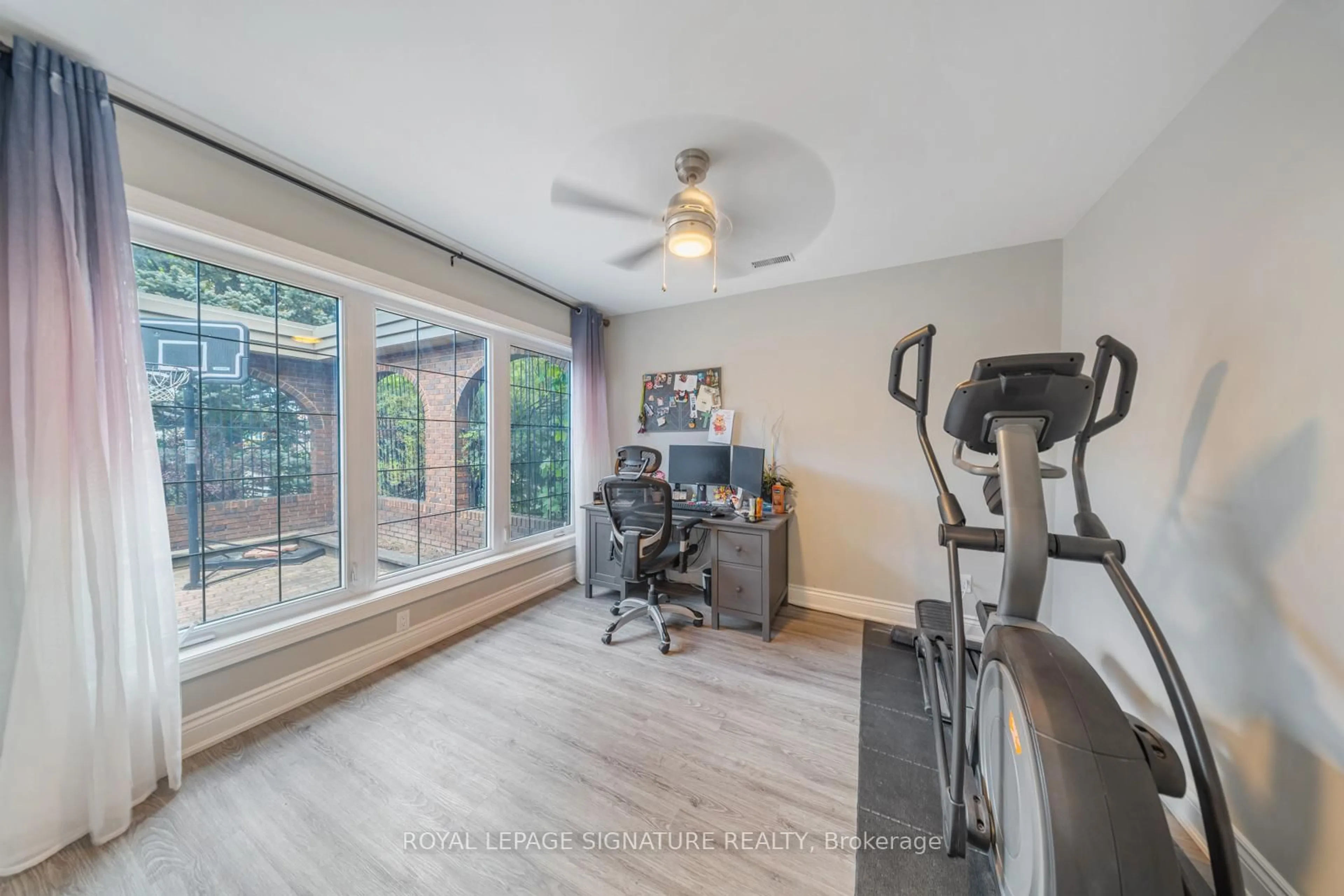 Gym or fitness room for 63 Collingdale Rd, Toronto Ontario M9V 3R2