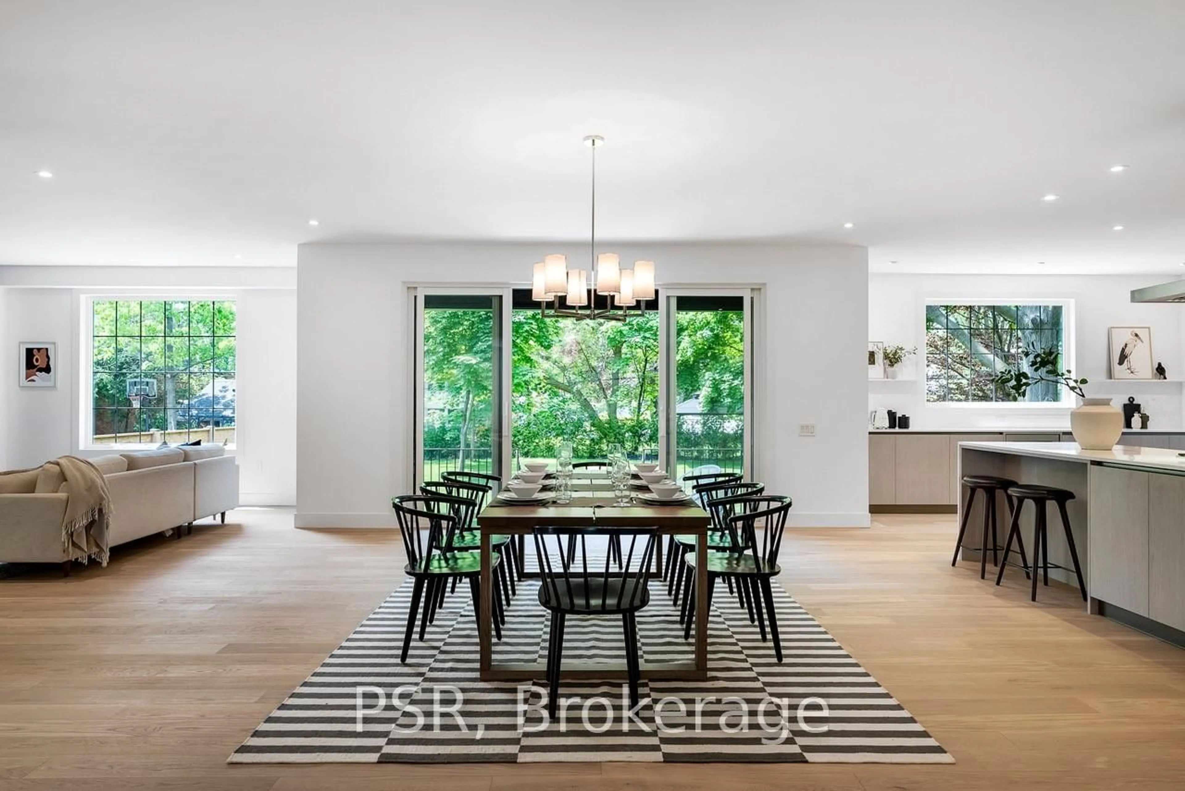 Dining room, unknown for 2084 Tolman Rd, Mississauga Ontario L4Y 1S9