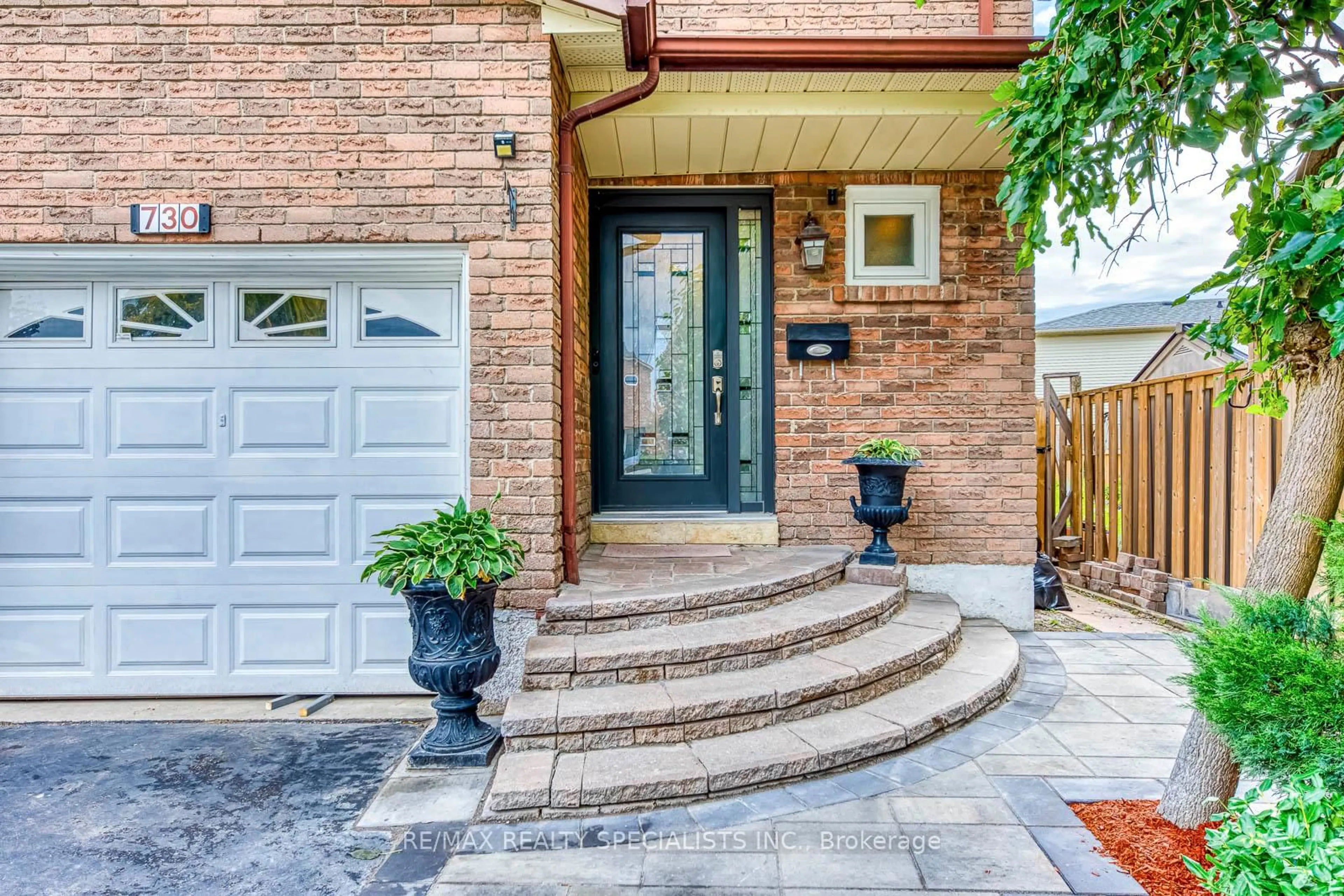 Home with brick exterior material, street for 730 Galloway Cres, Mississauga Ontario L5C 3W1
