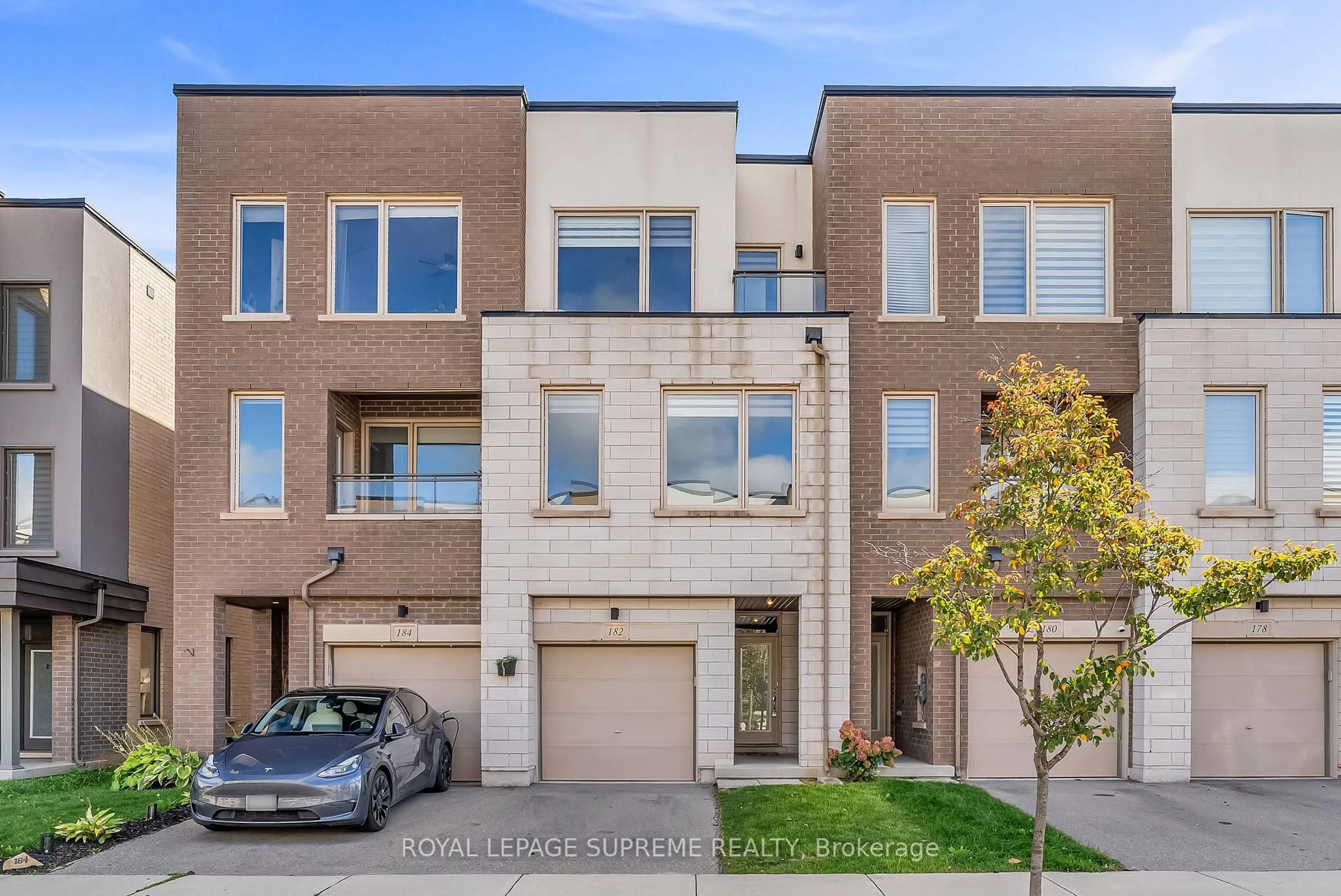 Home with brick exterior material, street for 182 Huguenot Rd, Oakville Ontario L6H 0L4