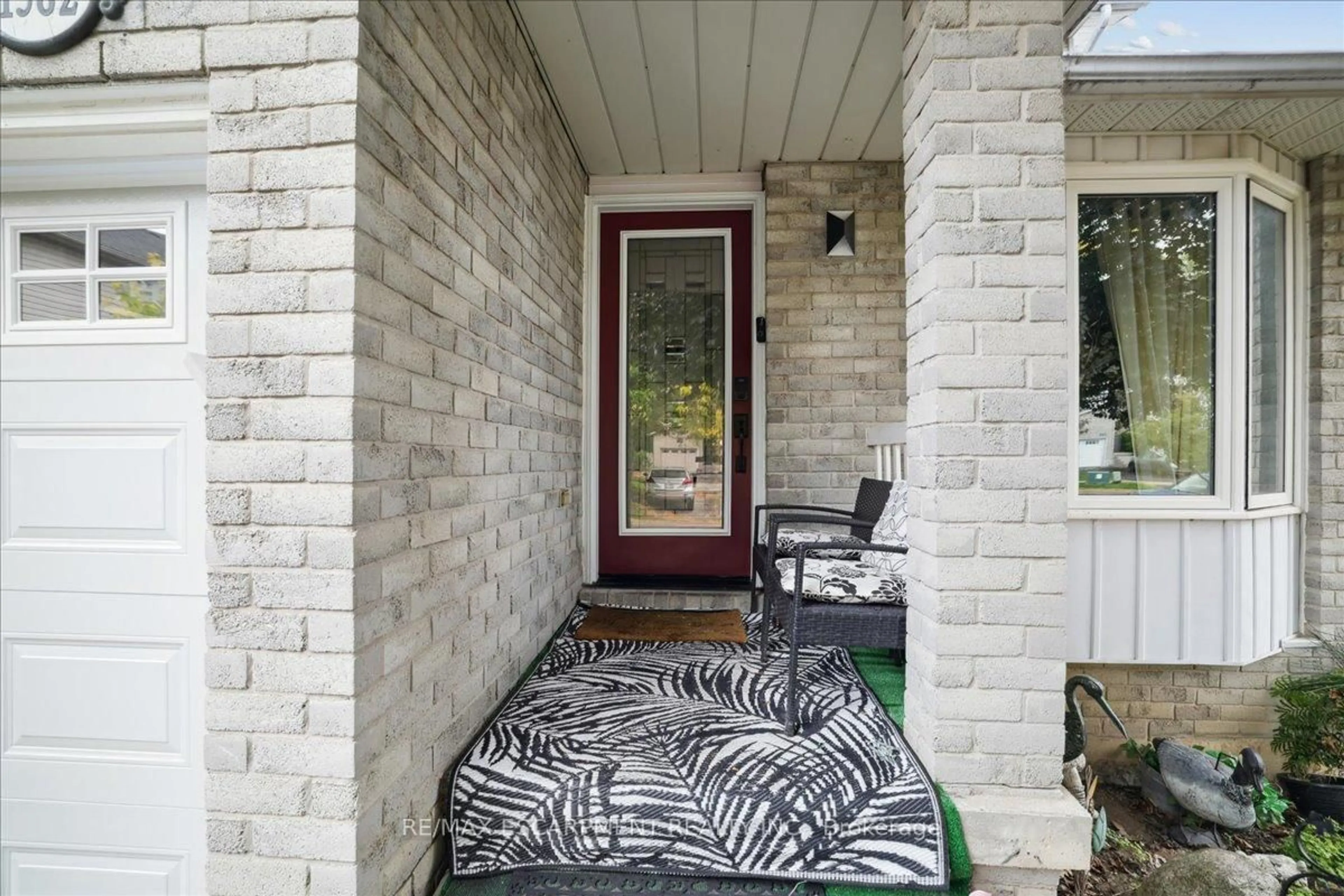 Unknown for 1582 Riley Ave, Burlington Ontario L7M 3T6