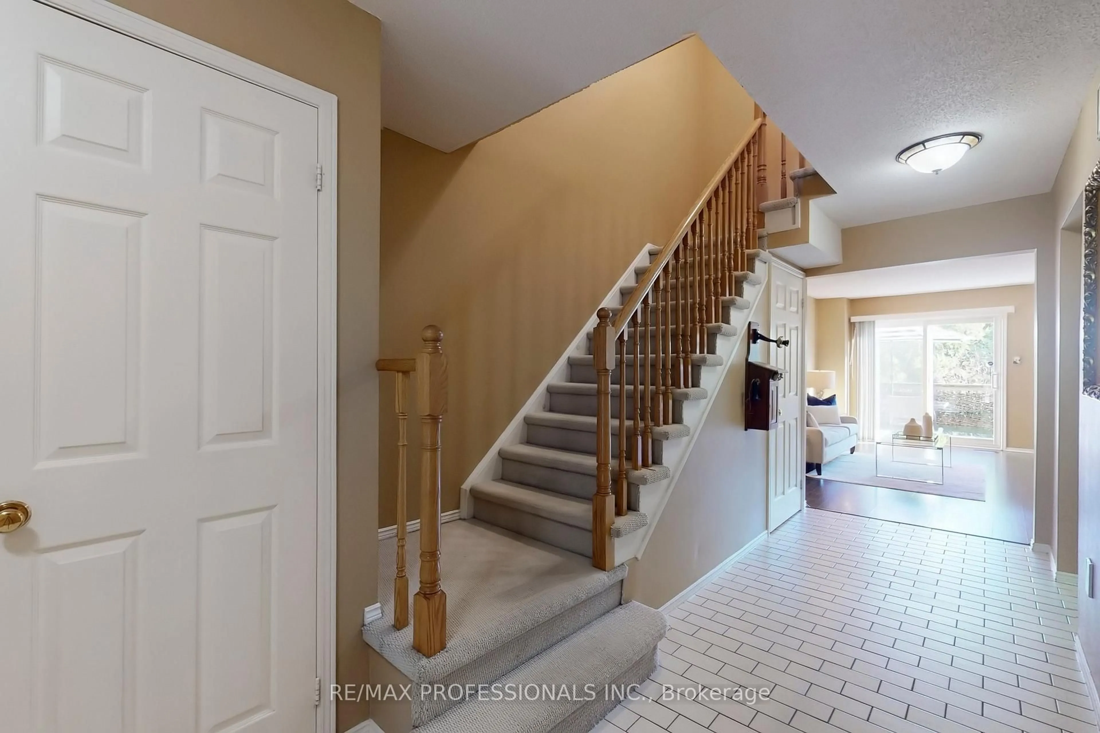 Unknown for 46 Tamarack Circ, Toronto Ontario M9P 3T9
