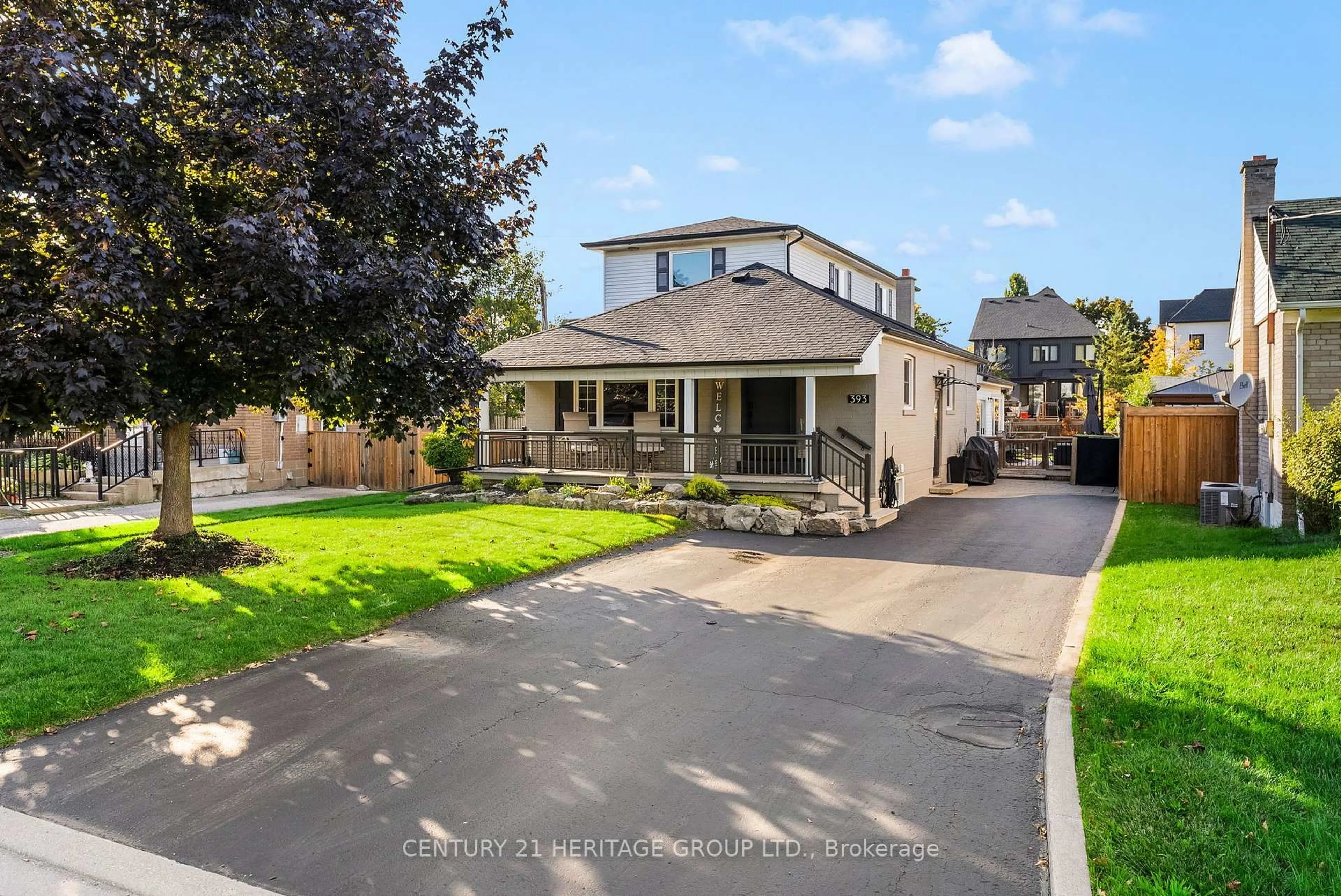 Home with vinyl exterior material, street for 393 George St, Milton Ontario L9T 1T2