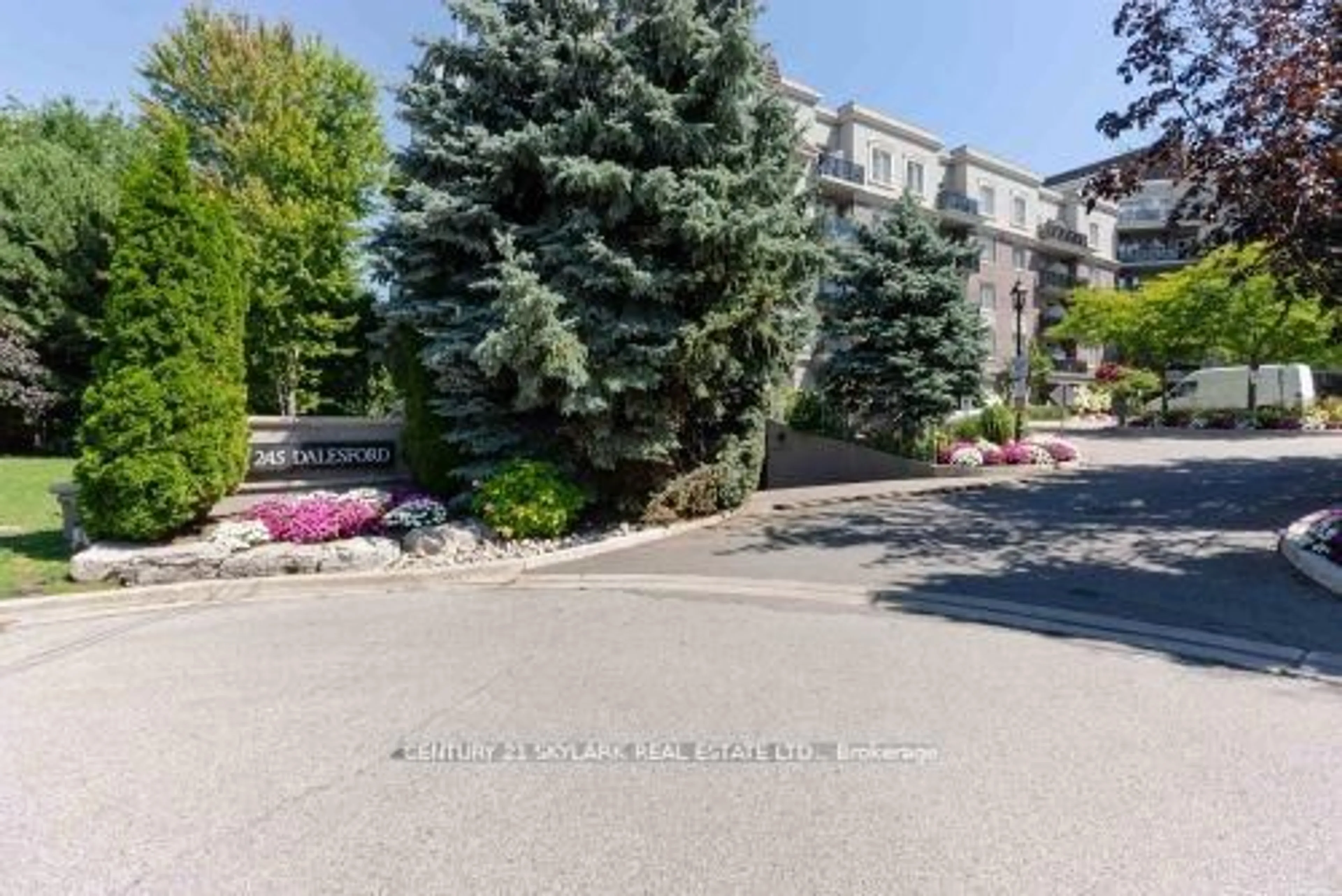 Patio, street for 245 Dalesford Rd #516, Toronto Ontario M8Y 4H7