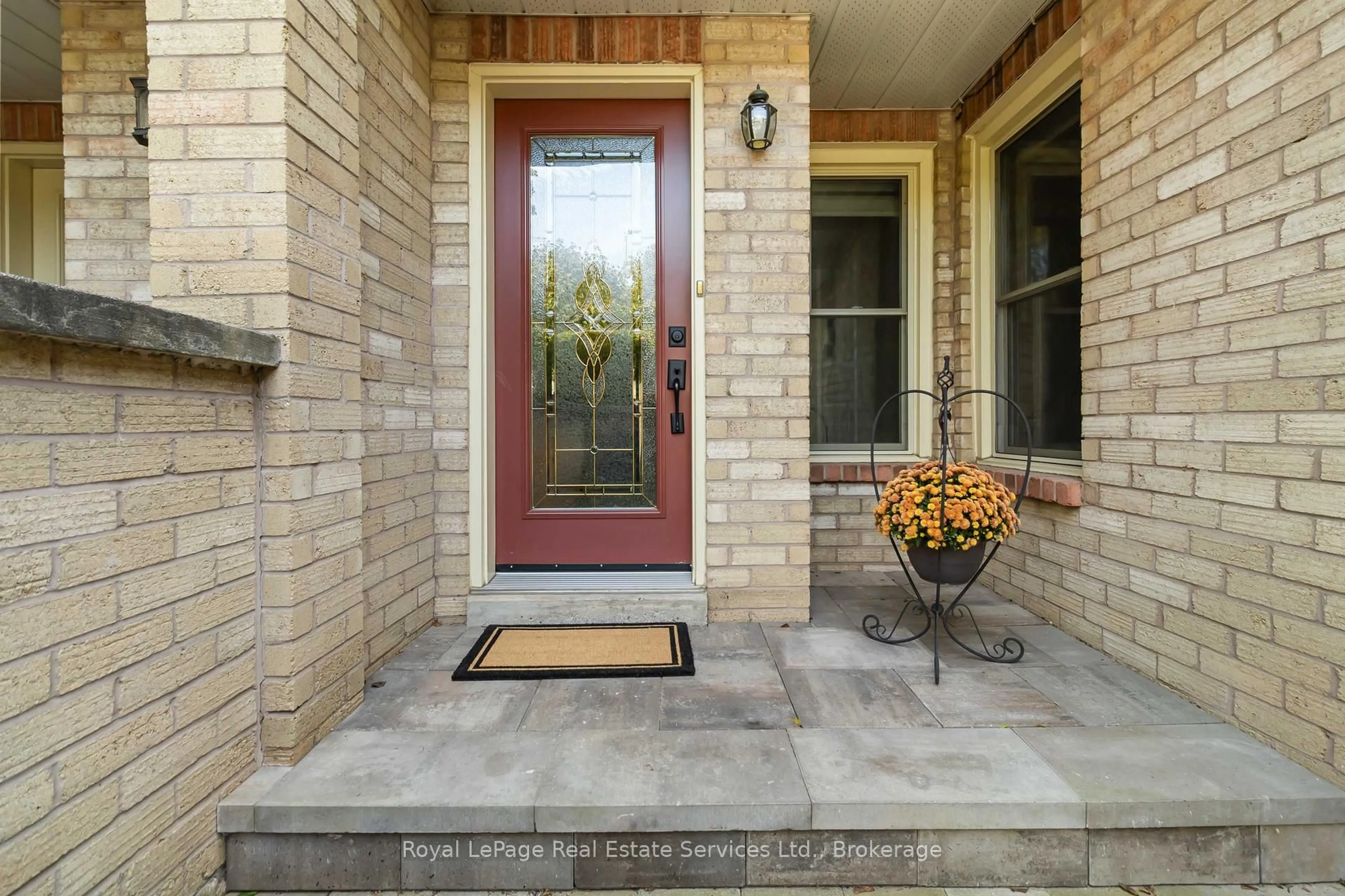 Unknown for 1236 McCraney St, Oakville Ontario L6H 4S6