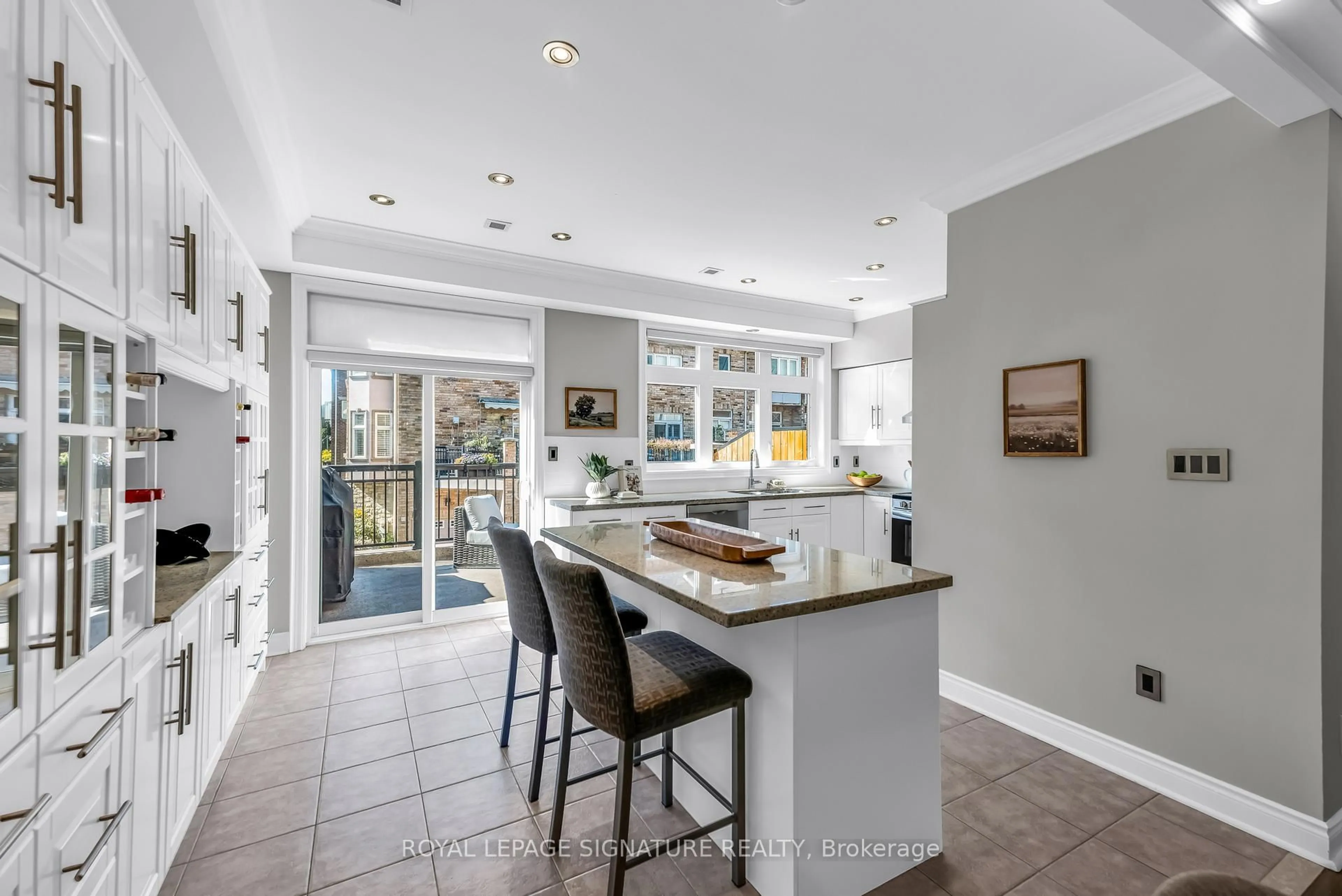 Open concept kitchen, ceramic/tile floor for 7 Chimes Lane, Toronto Ontario M8Y 1G4