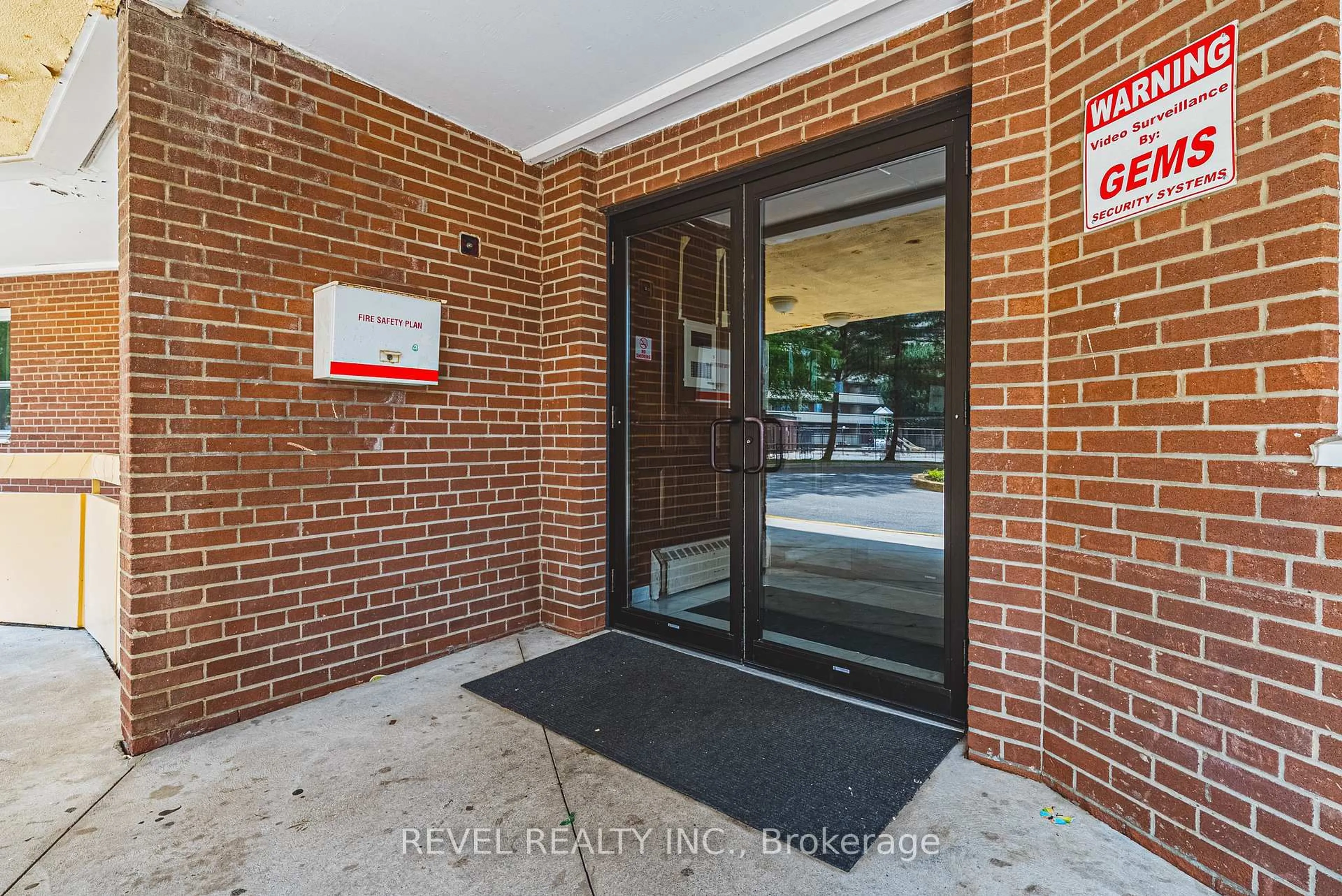 Indoor foyer for 3577 Derry Rd #805, Mississauga Ontario L4T 1B3