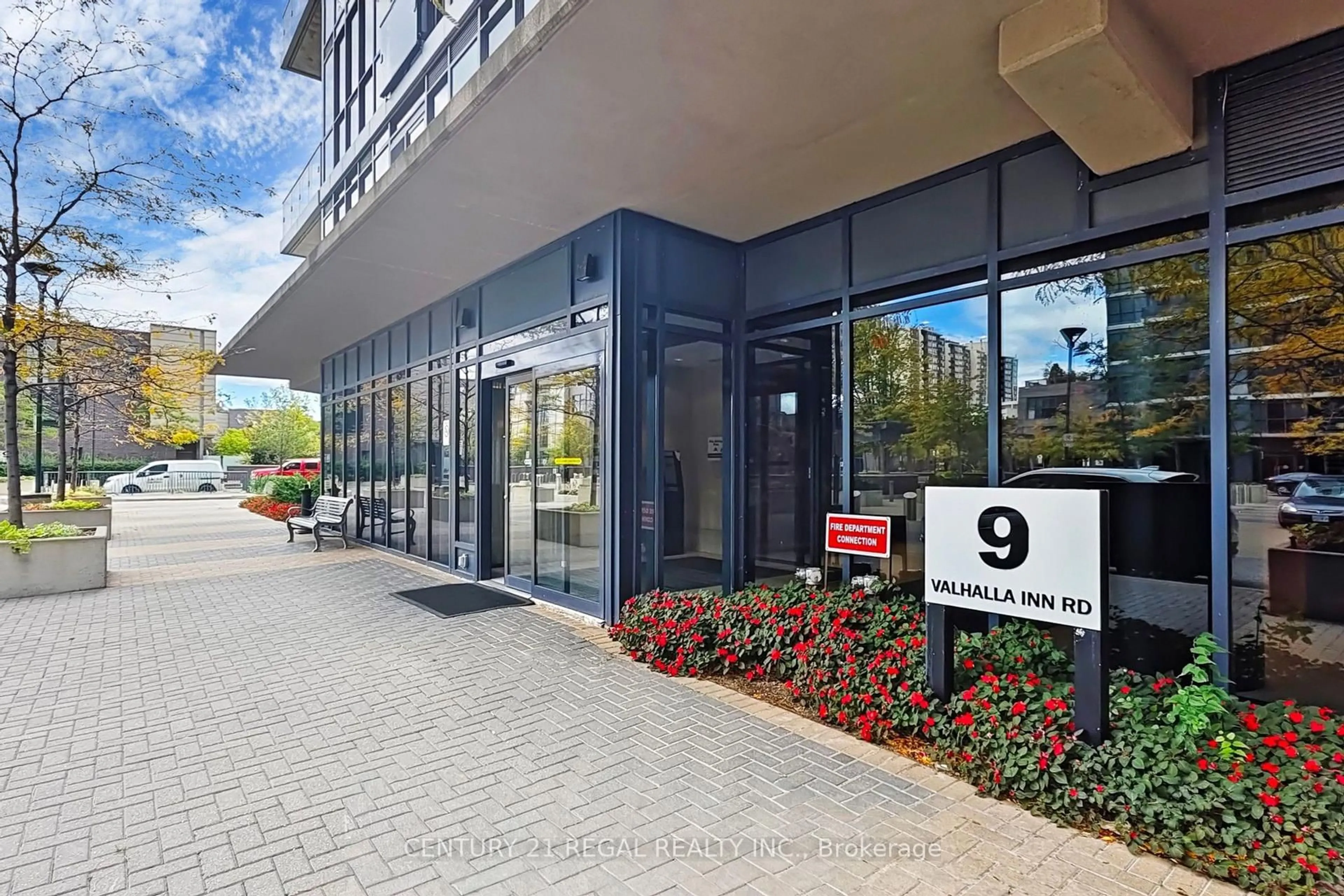 Indoor foyer for 9 Valhalla Inn Rd #1410, Toronto Ontario M9B 0B2