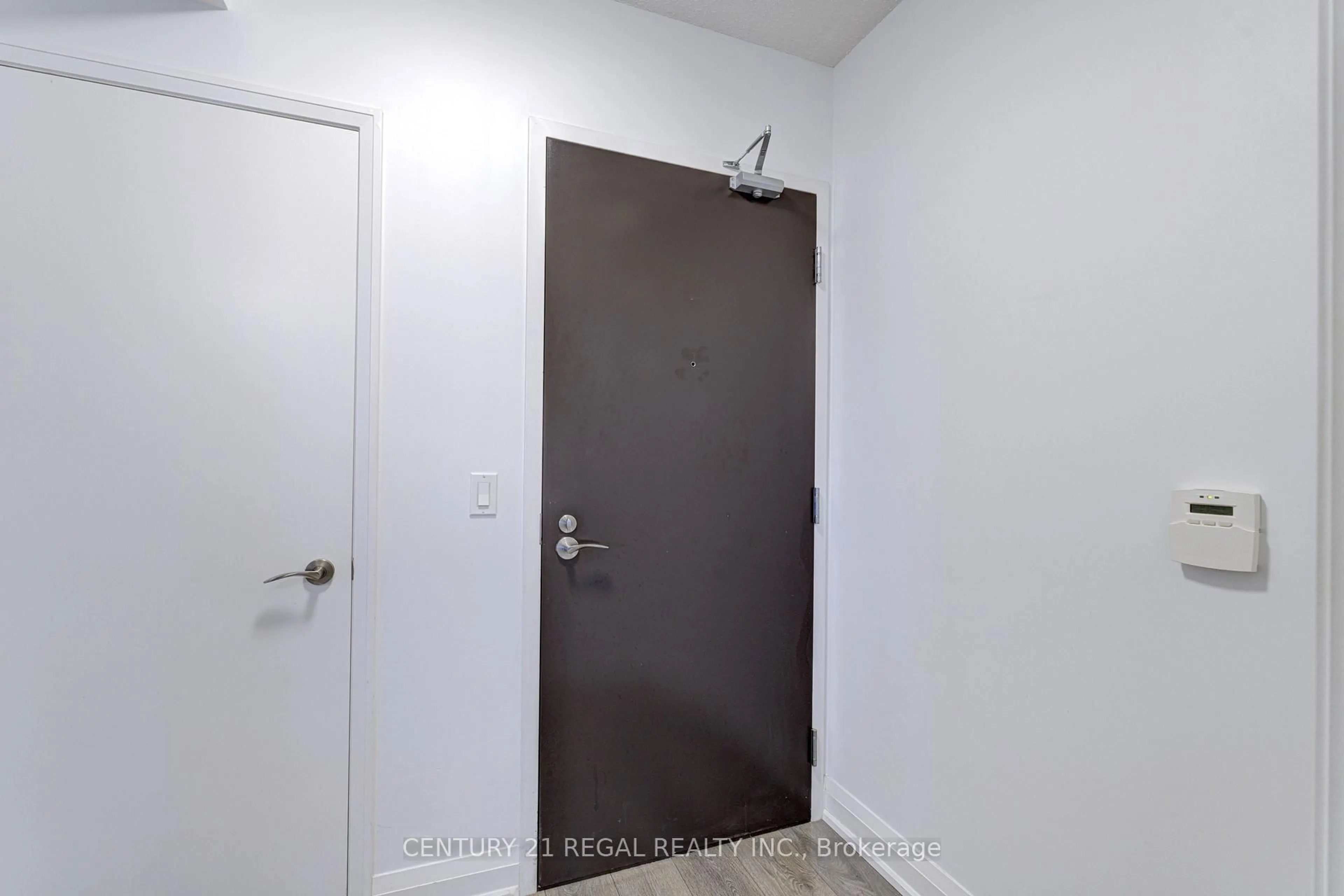 Indoor entryway for 9 Valhalla Inn Rd #1410, Toronto Ontario M9B 0B2