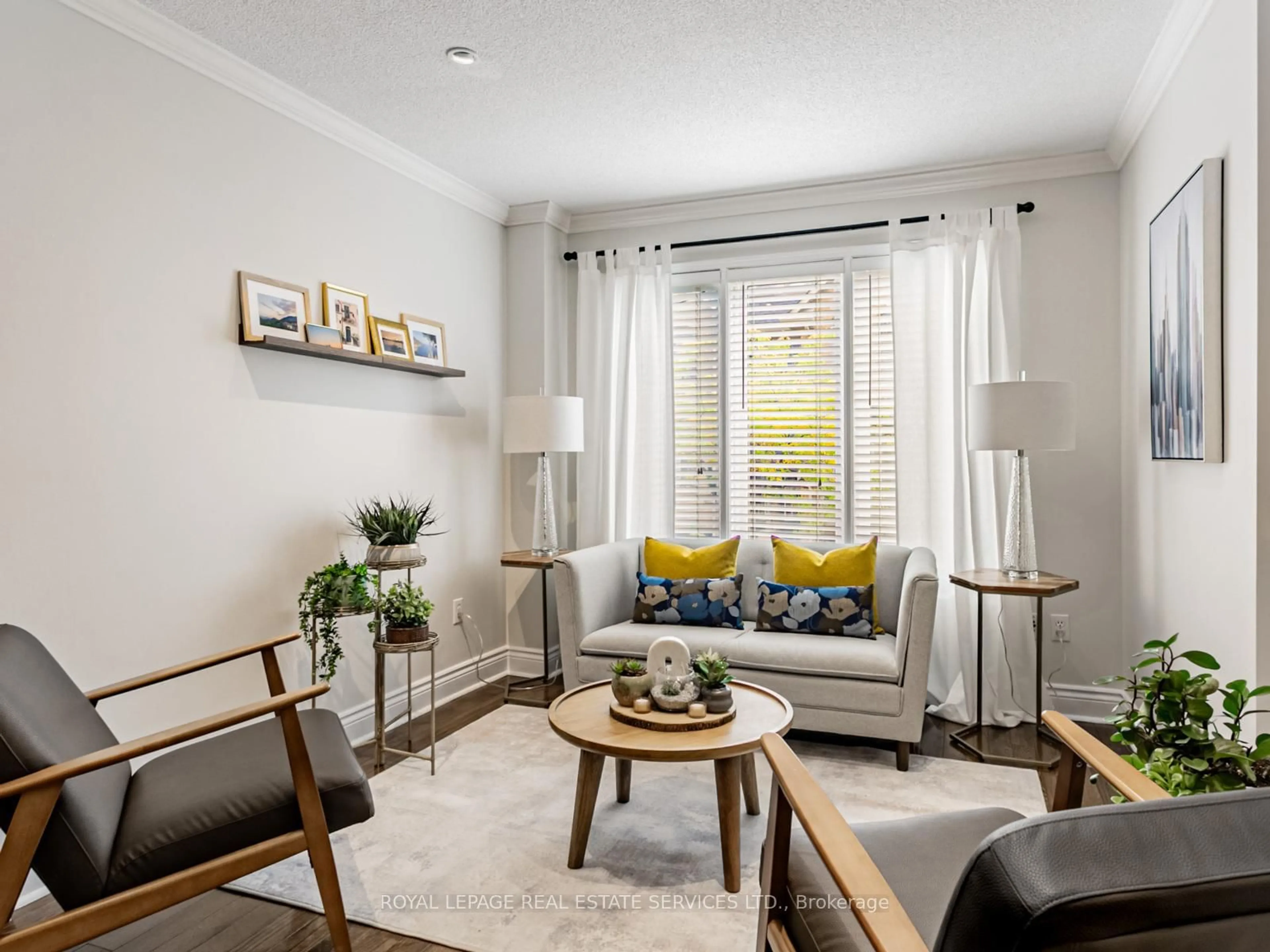 Living room with furniture, unknown for 1168 Arena Rd #7, Mississauga Ontario L4Y 4K7