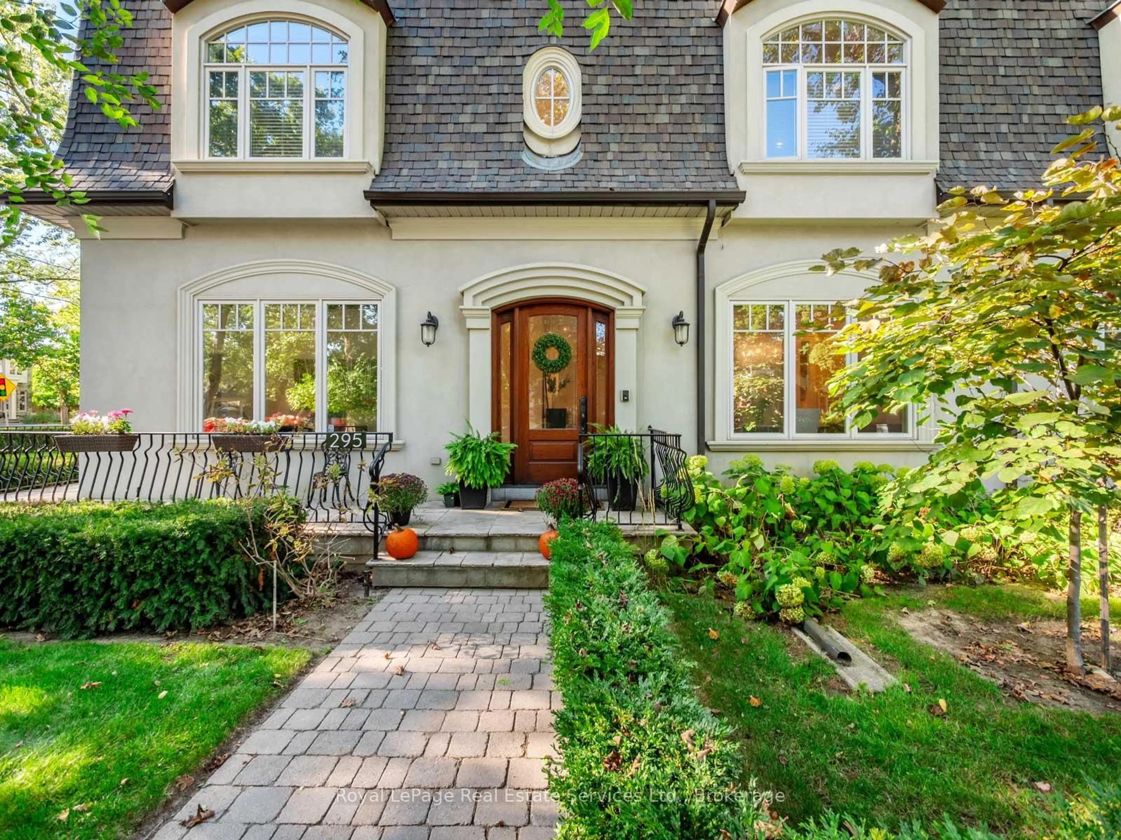 Home with brick exterior material, street for 295 Maple Ave, Oakville Ontario L6J 3M5
