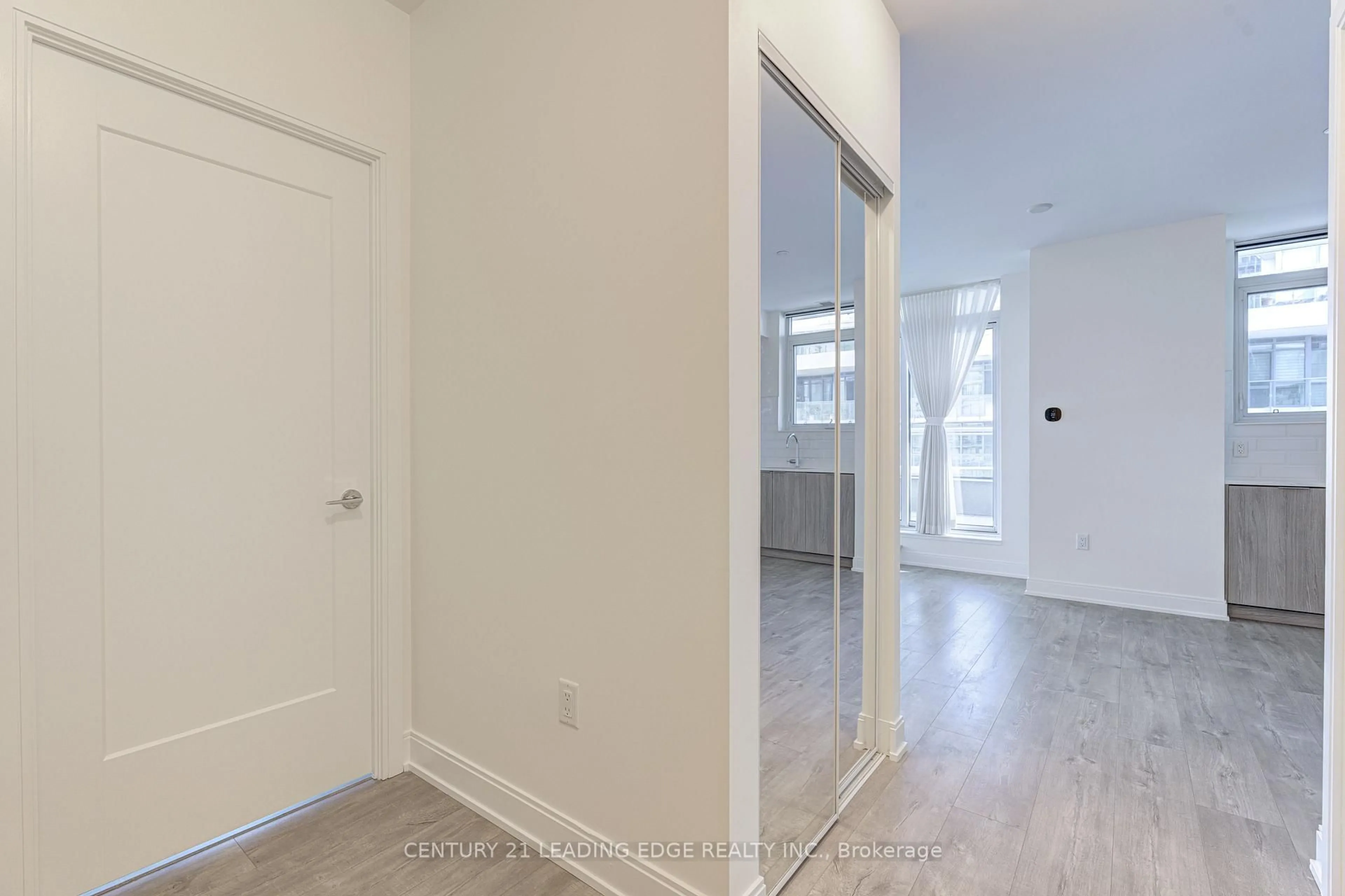 Indoor entryway for 65 Annie Craig Dr #504, Toronto Ontario M8V 0G3