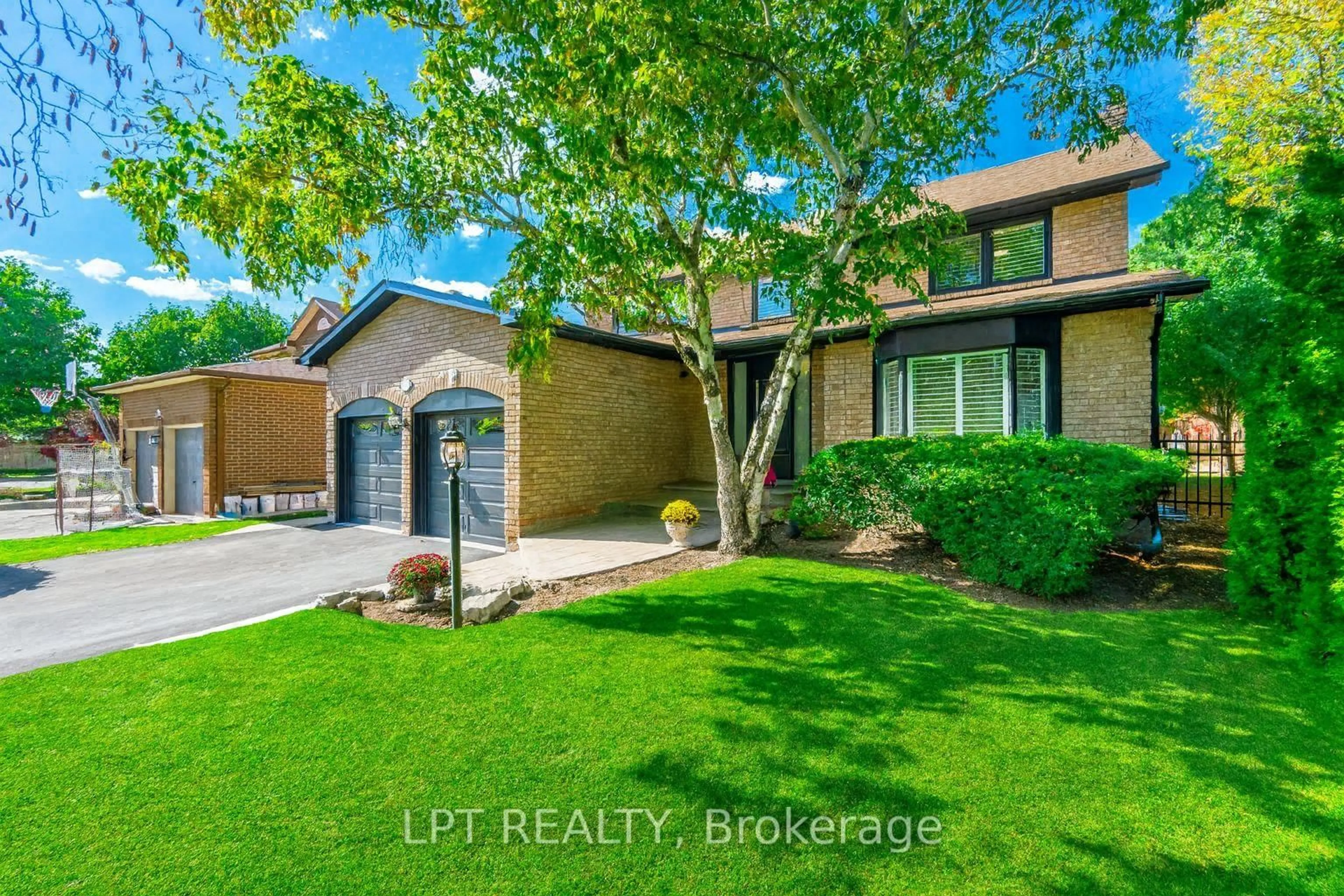 Home with brick exterior material, street for 1324 Birchcliff Dr, Oakville Ontario L6M 2A4