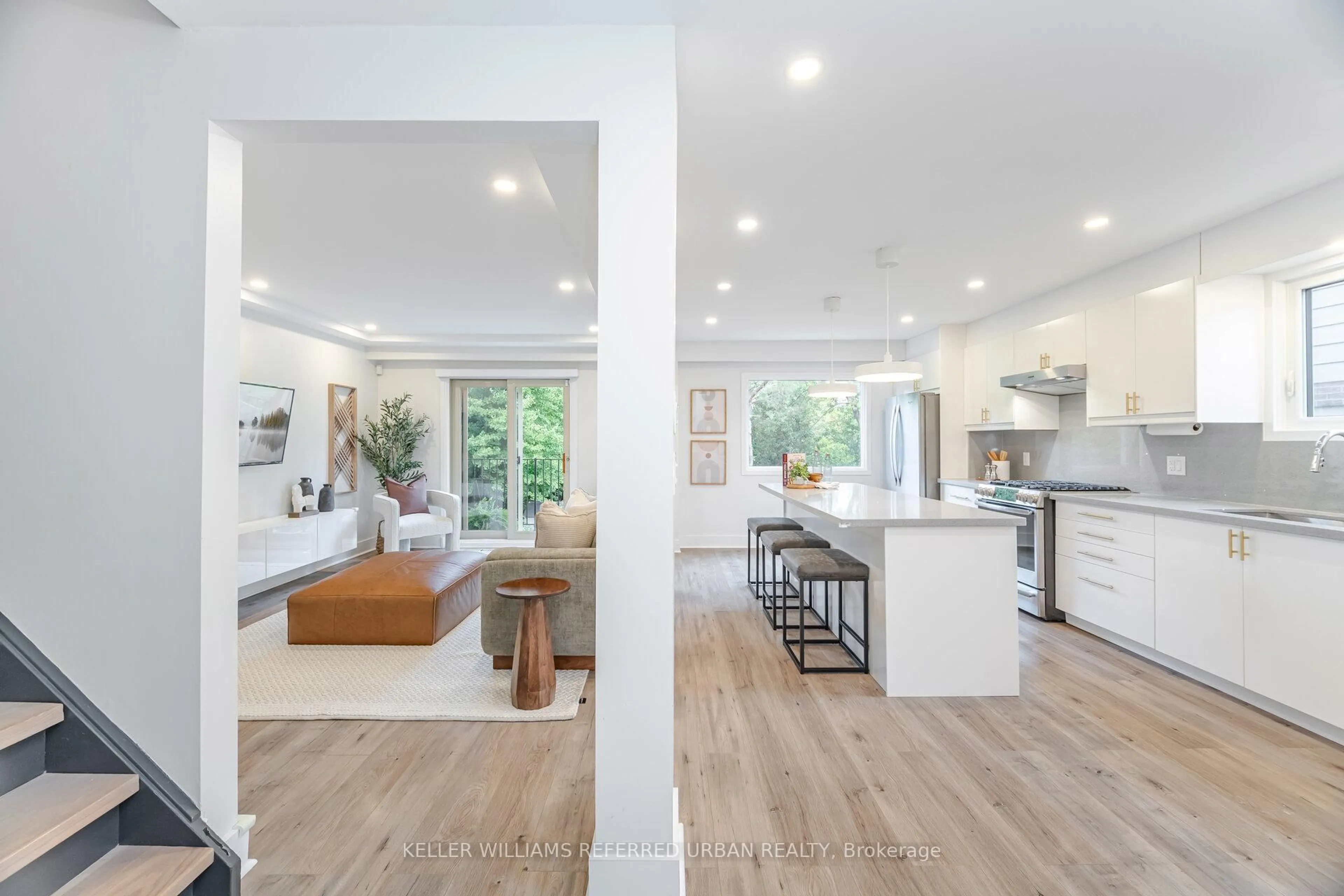 Open concept kitchen, unknown for 35 Bremen Lane, Mississauga Ontario L5M 1G7