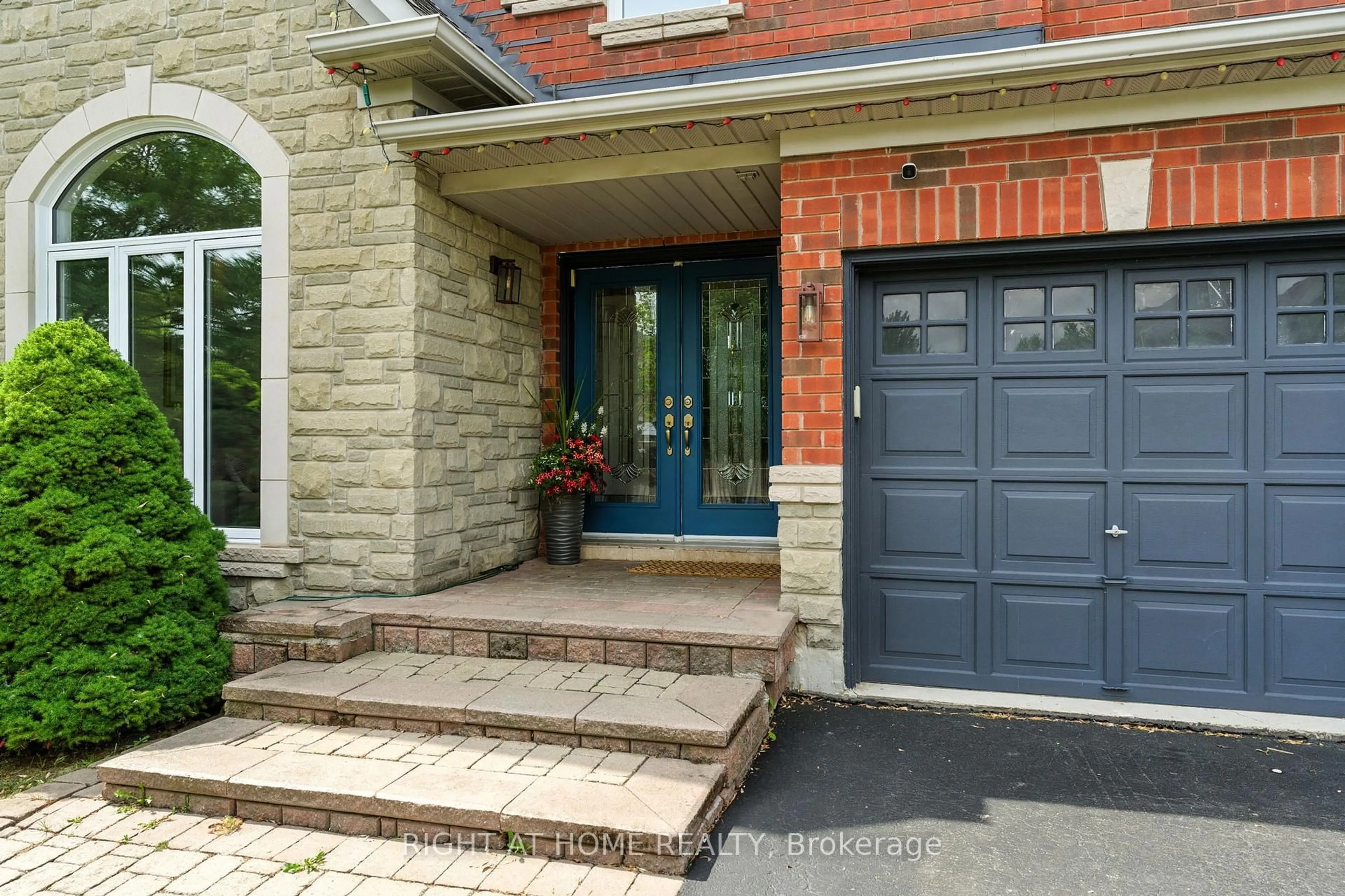 Home with brick exterior material, street for 2465 Whistling Springs Cres, Oakville Ontario L6M 5G4