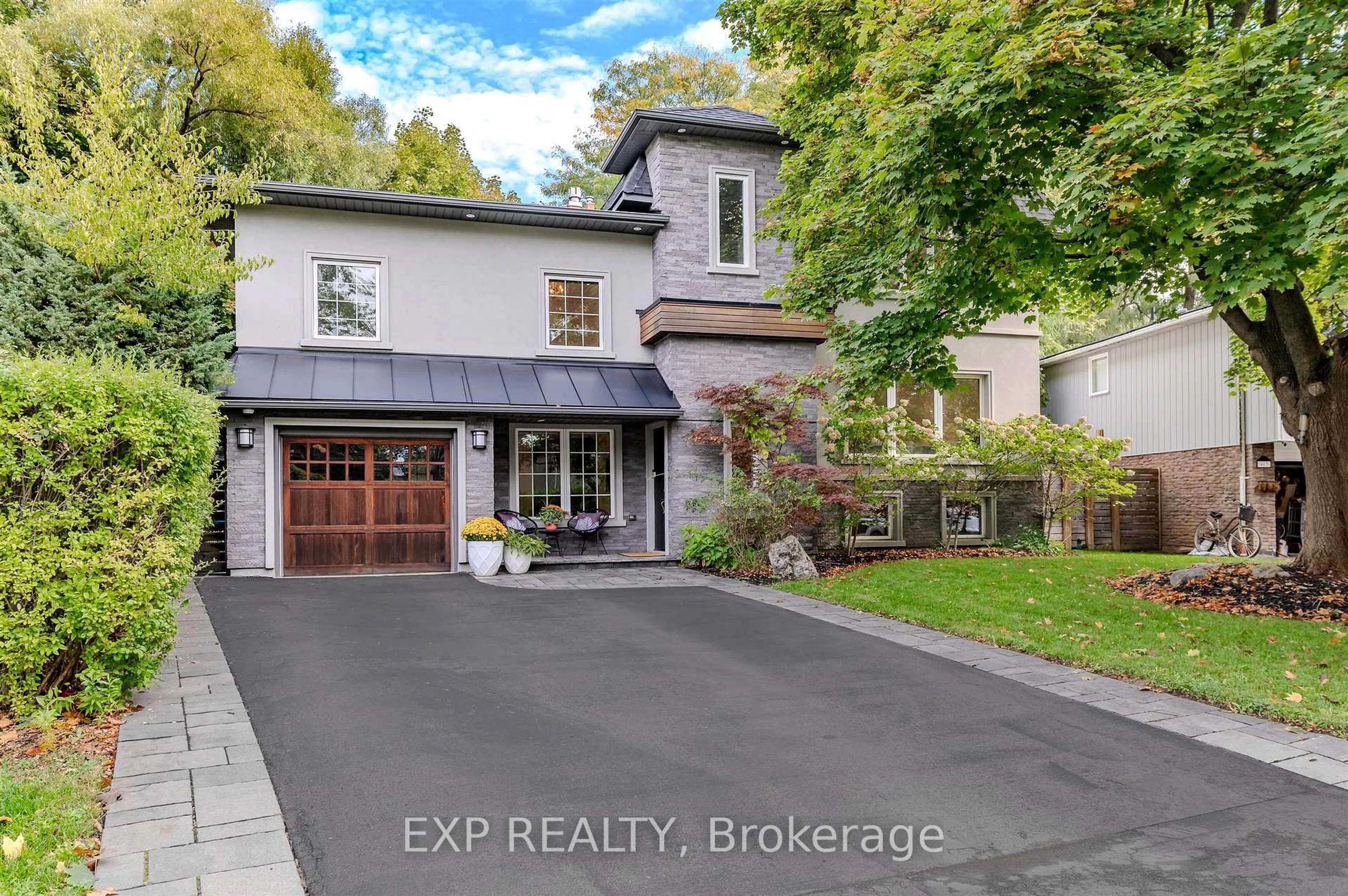 Home with brick exterior material, street for 467 Caesar Ave, Oakville Ontario L6J 3Z1