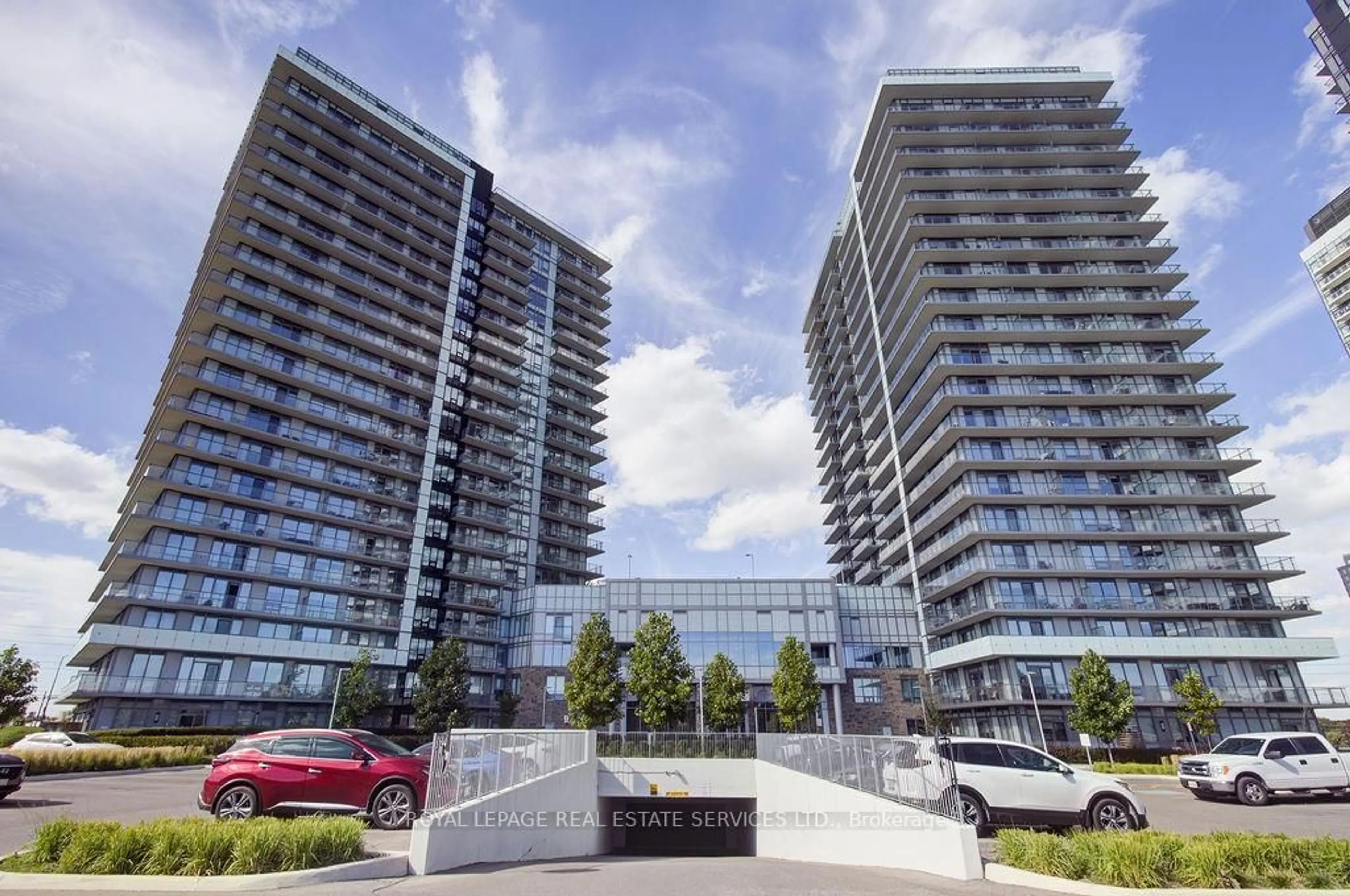 Indoor foyer for 4675 Metcalfe Ave #1408, Mississauga Ontario L5M 0Z8