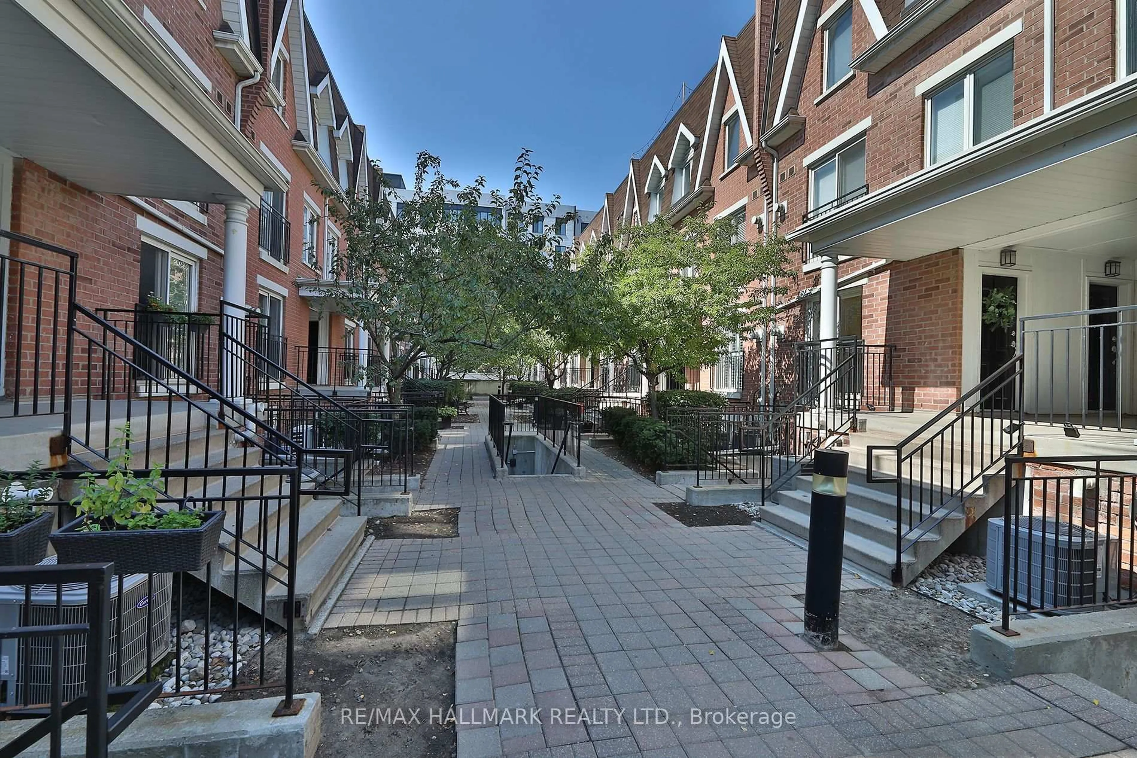 Patio, street for 18 Laidlaw St #1005, Toronto Ontario M6K 1X2