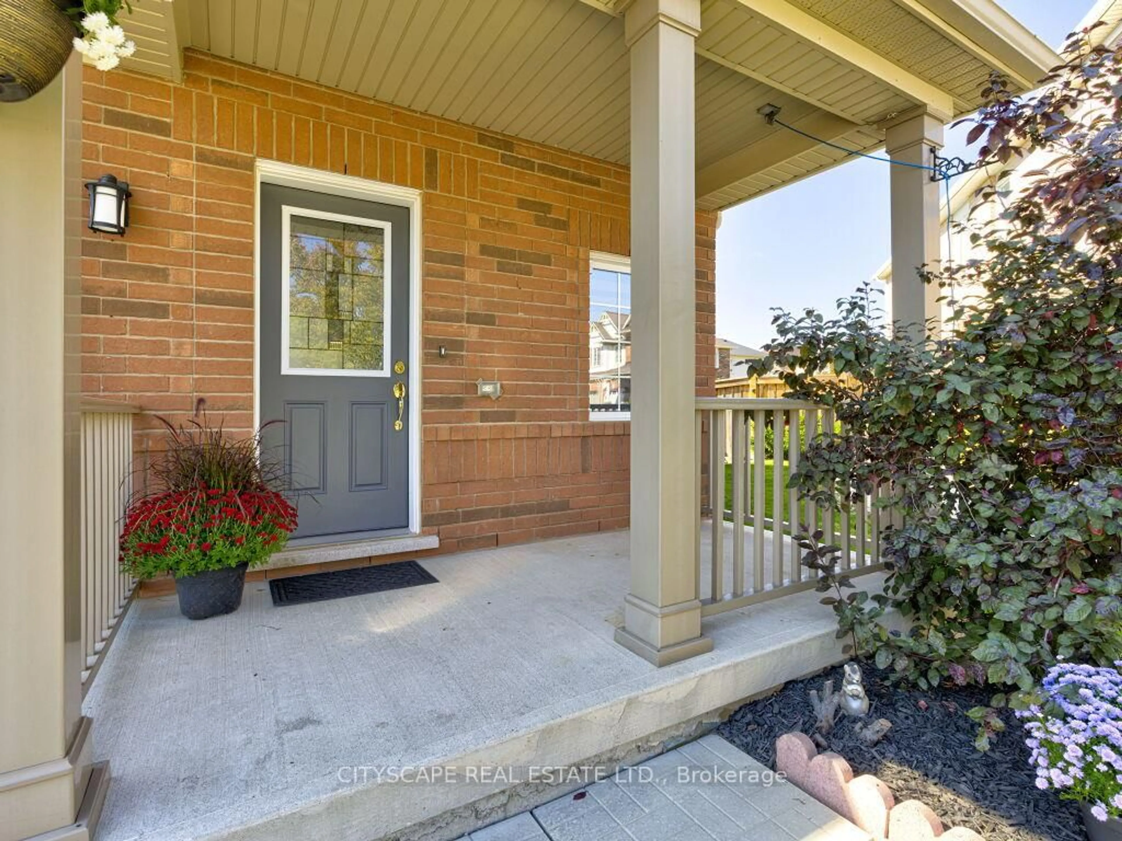 Indoor entryway for 265 Mortimer Cres, Milton Ontario L9T 8N8
