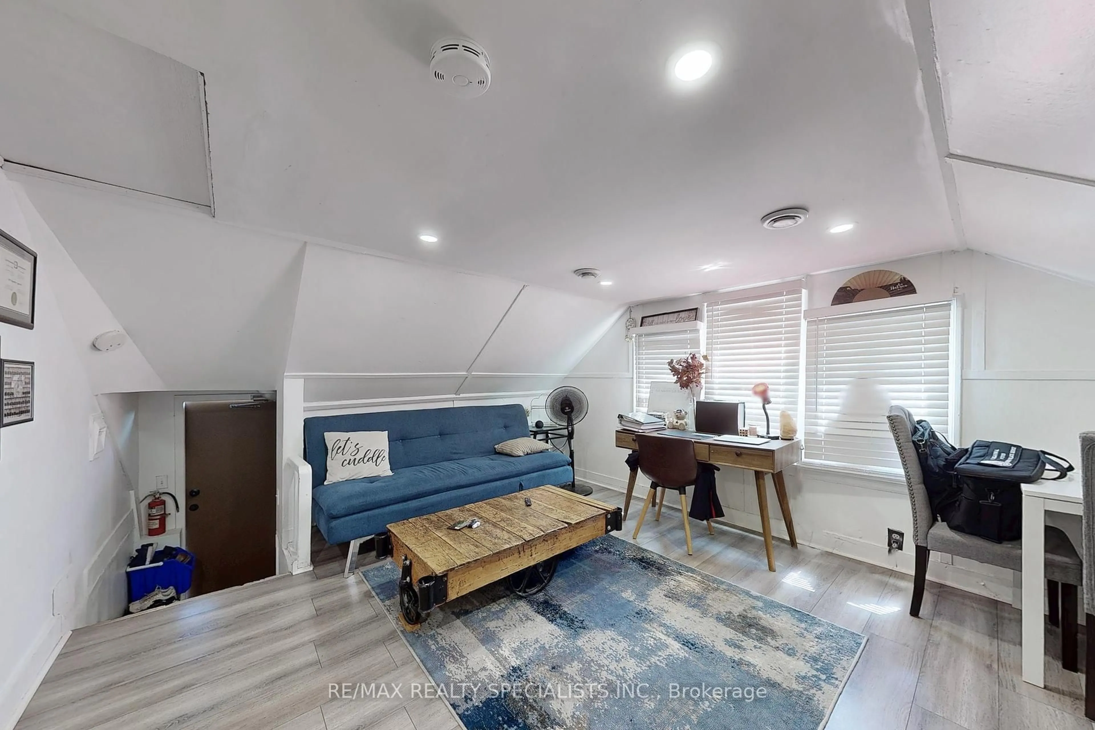 Living room with furniture, unknown for 8 Mill St, Brampton Ontario L6X 1S6