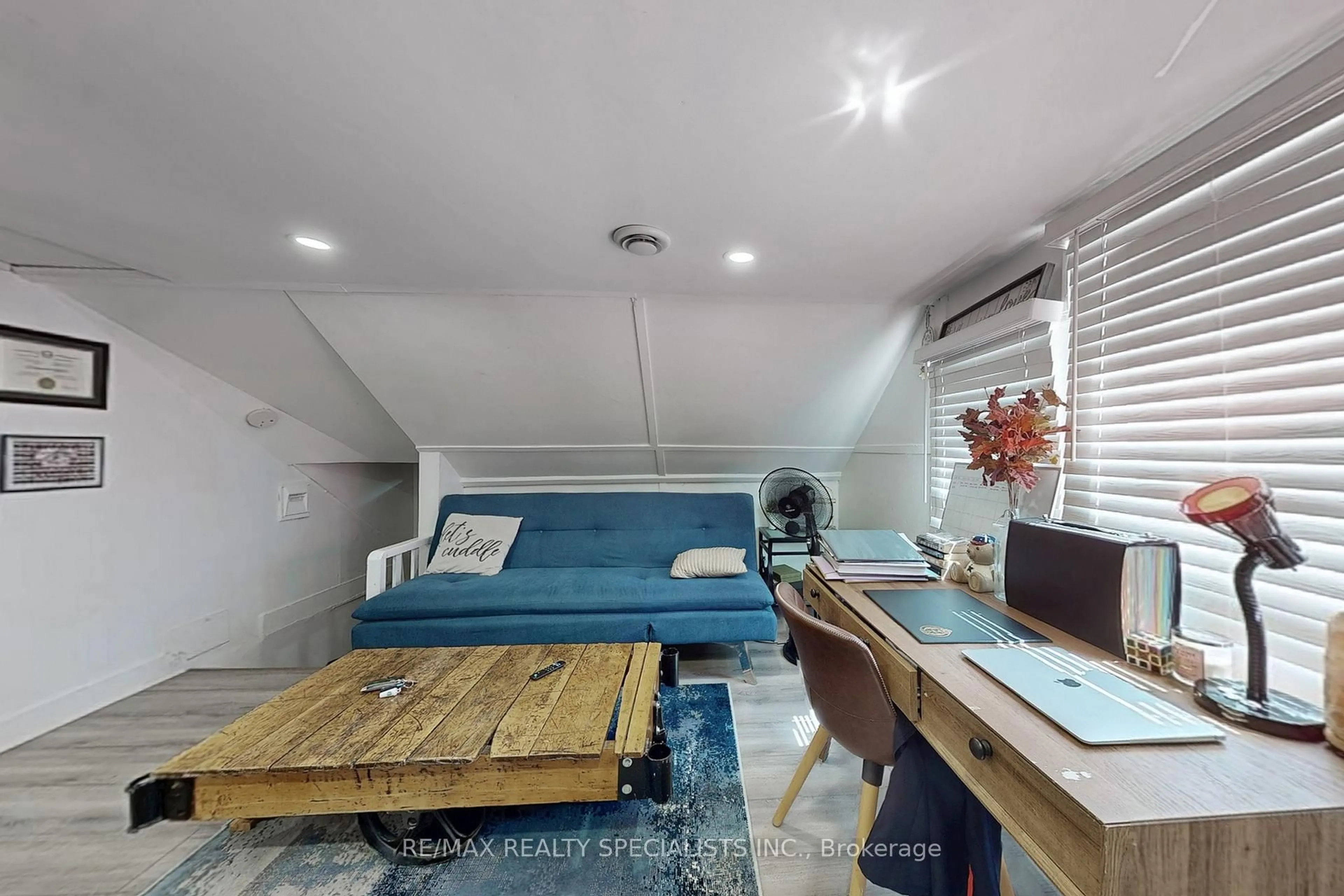 Living room with furniture, unknown for 8 Mill St, Brampton Ontario L6X 1S6