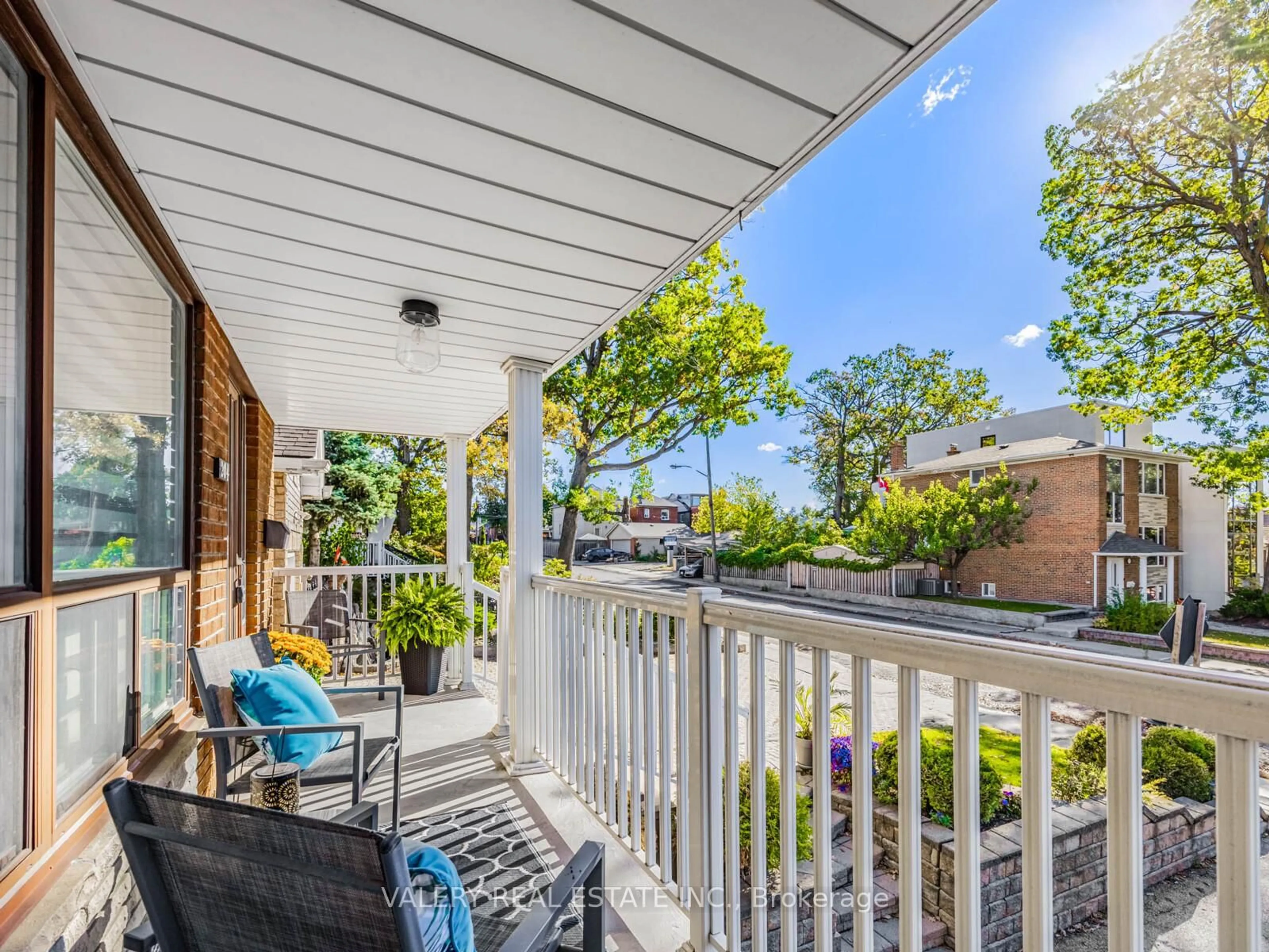 Patio, unknown for 204 Schell Ave, Toronto Ontario M6E 2T2
