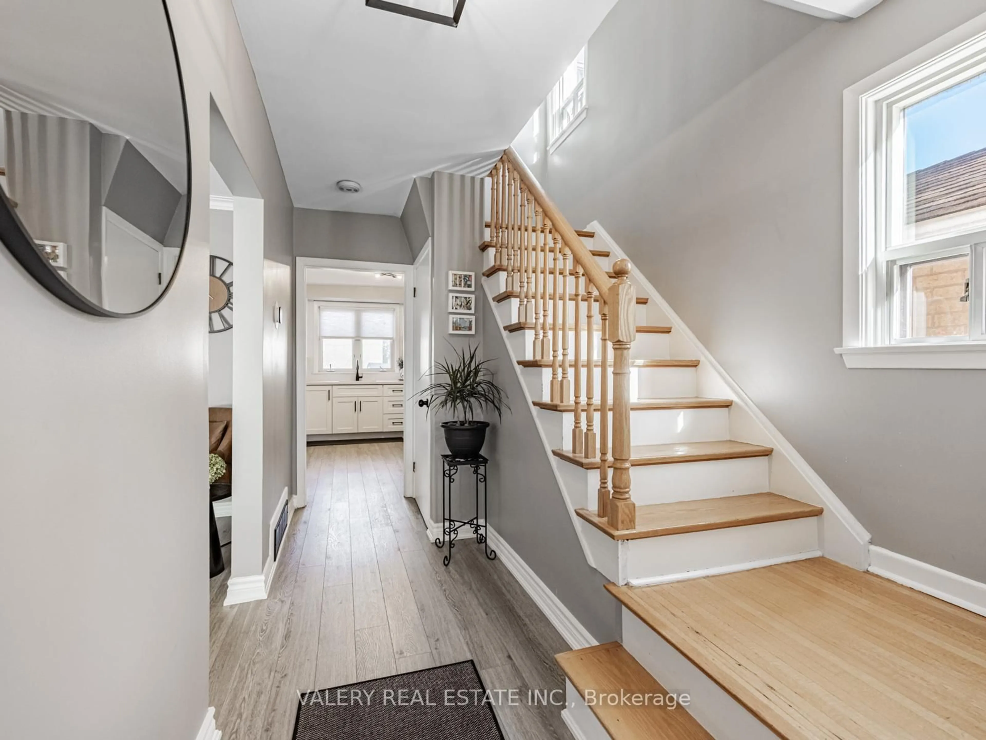 Indoor entryway for 204 Schell Ave, Toronto Ontario M6E 2T2