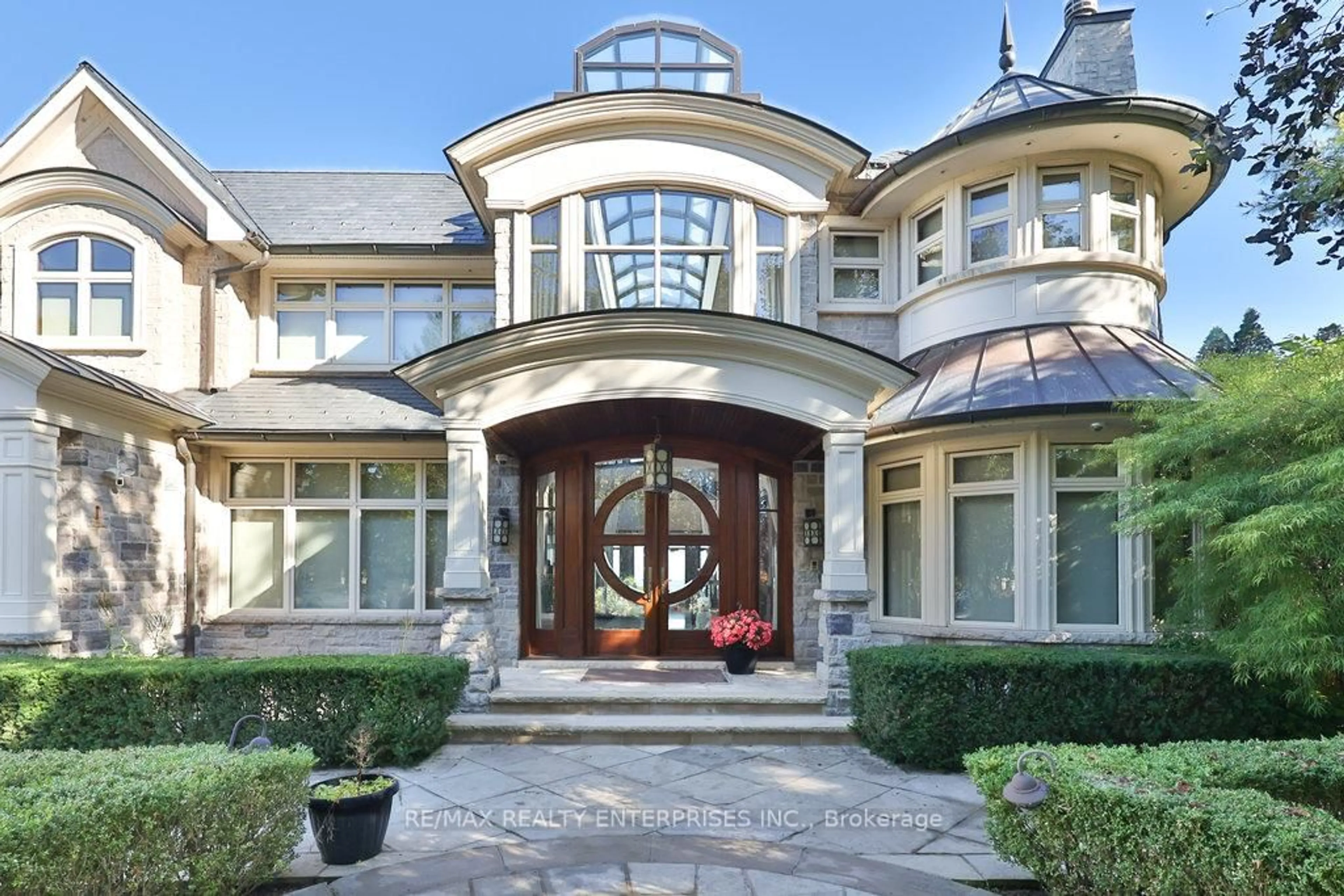 Indoor entryway for 1500 Watersedge Rd, Mississauga Ontario L5J 1A4