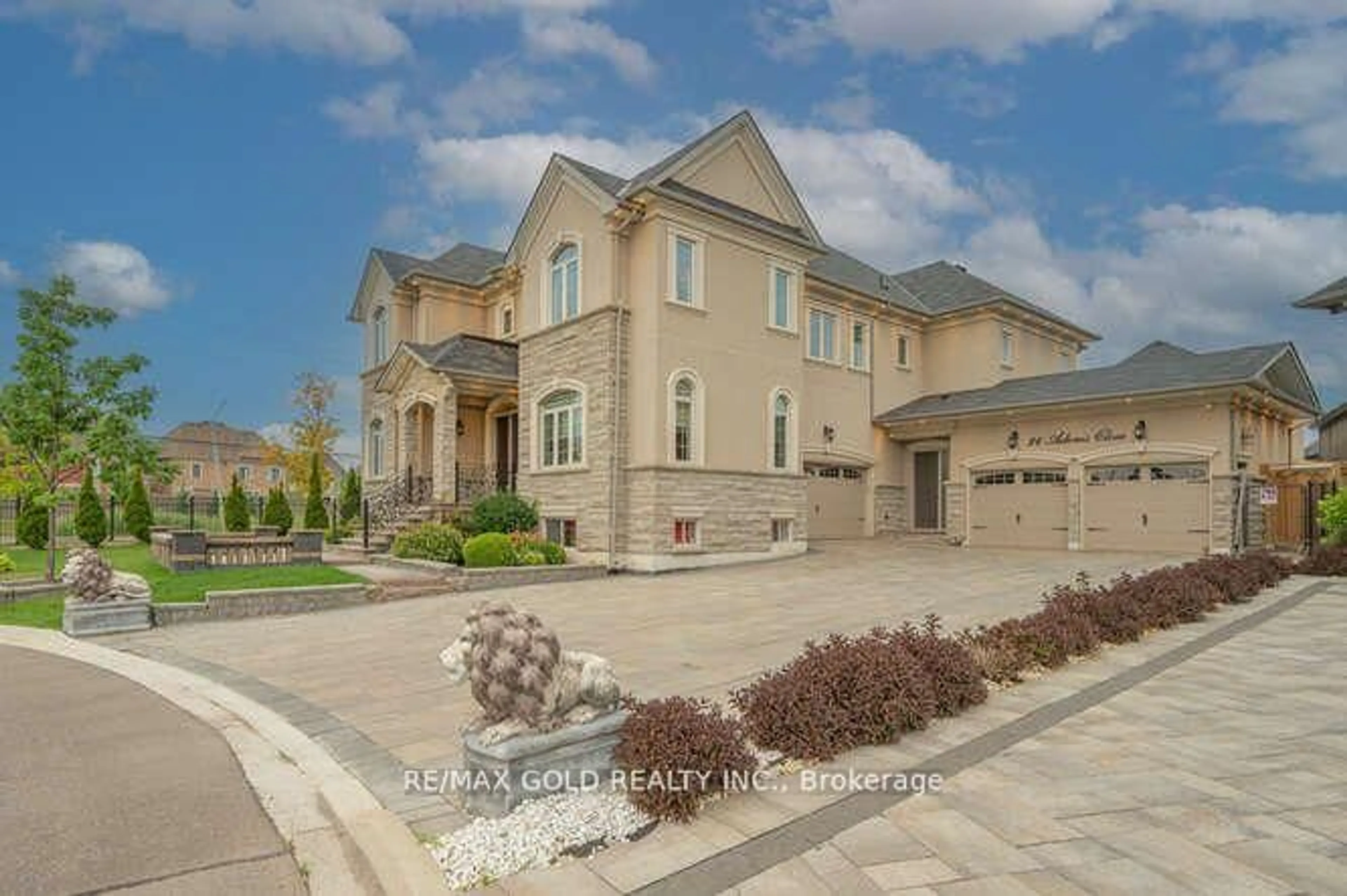Unknown for 26 Adonis Clse, Brampton Ontario L6P 4K4