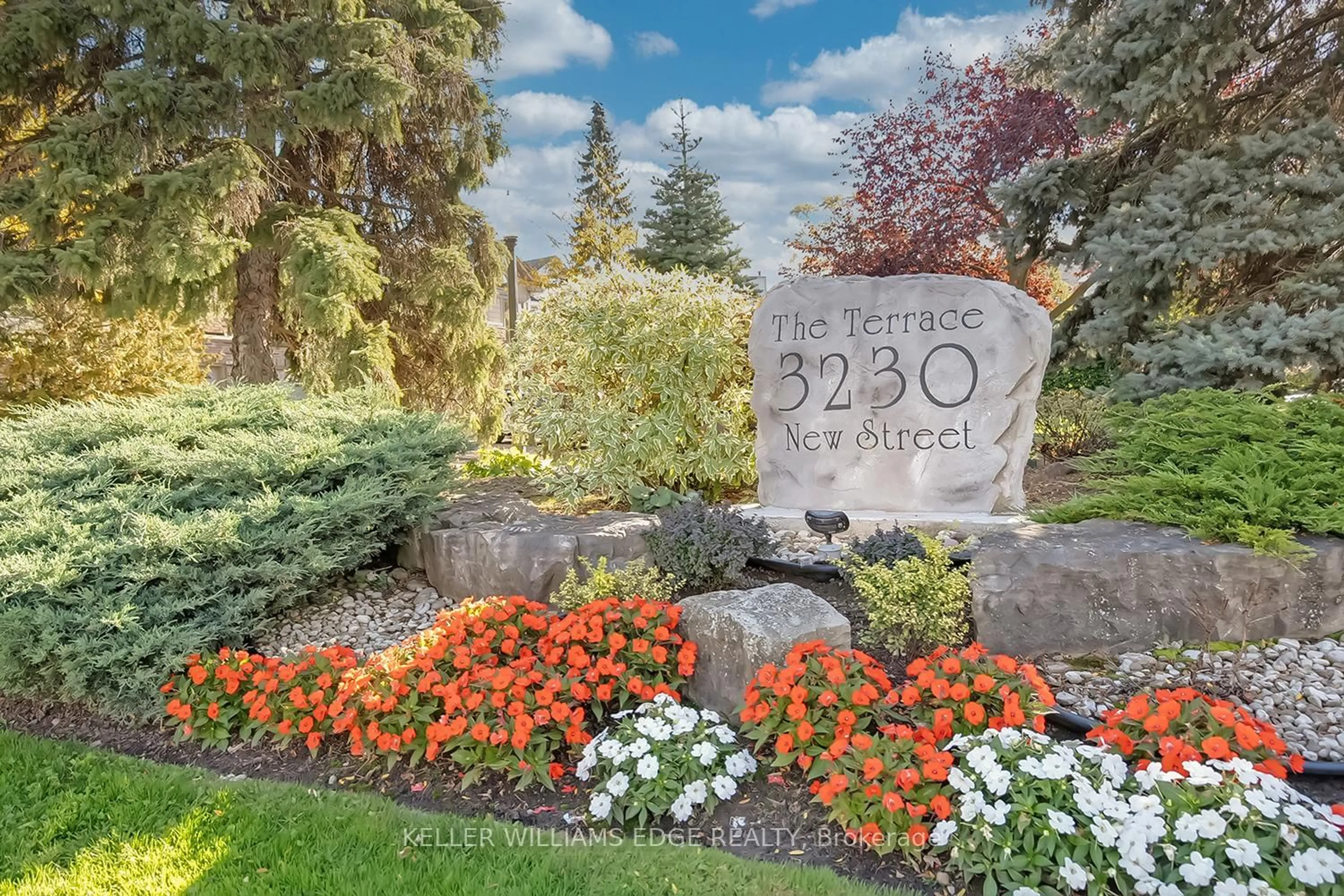 Patio, street for 3230 New St #19, Burlington Ontario L7N 1M8