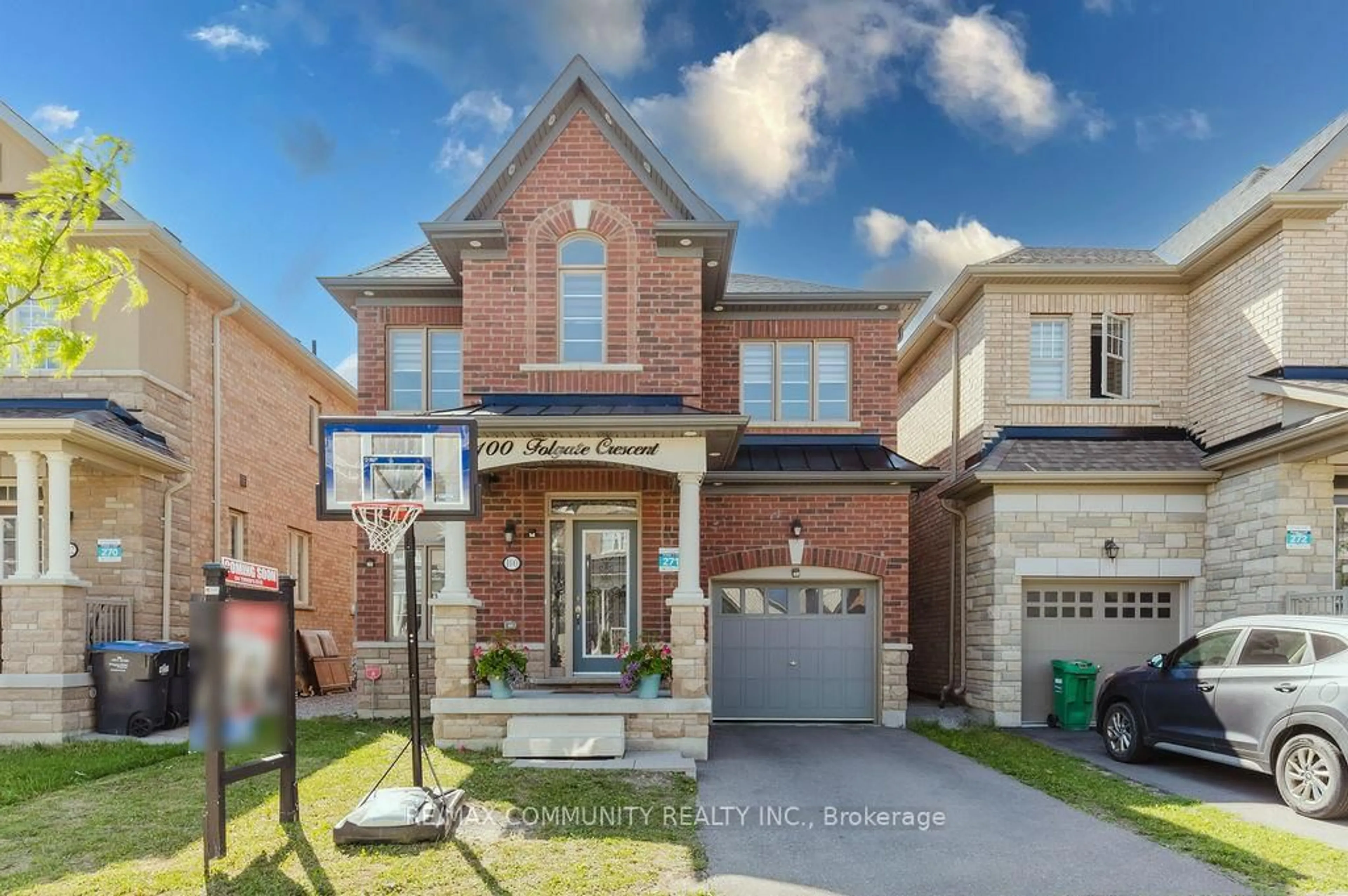 Home with brick exterior material, street for 100 Folgate Cres, Brampton Ontario L6R 4A7